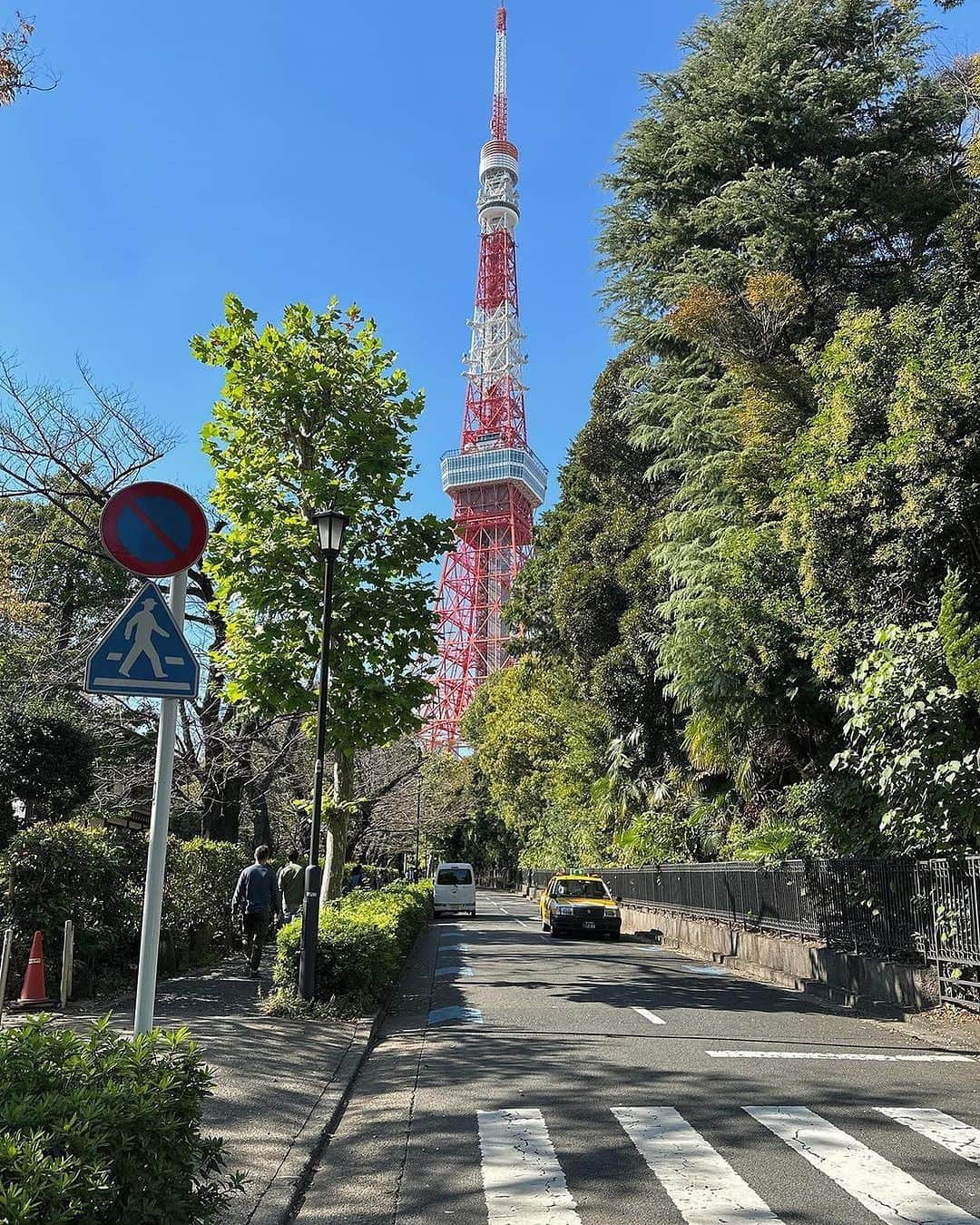 HOTPING公式アカウントさんのインスタグラム写真 - (HOTPING公式アカウントInstagram)「東京タワーの名所である芝公園よりも100倍絶景だった～！😳💗  みんなはここがどこかわかるかなぁ～？🤔🤔  東京タワーの隠れスポットがあれば教えてください💞  #japan #tokyo #日本 #東京 #日本旅行 #東京タワー #hotping日本撮影 #f/wコーデ #秋コーデ #冬コーデ #ニットコーデ #ビーニー #新作 #韓国通販サイト #韓国ブランド #韓国ファッション #韓国コーデ #カジュアル #カジュアルコーデ #シンプルコーデ #体型カバー #hotping #ホットピング #fashion #dailylook #ootd #일본 #도쿄」10月30日 15時23分 - hotping_japan