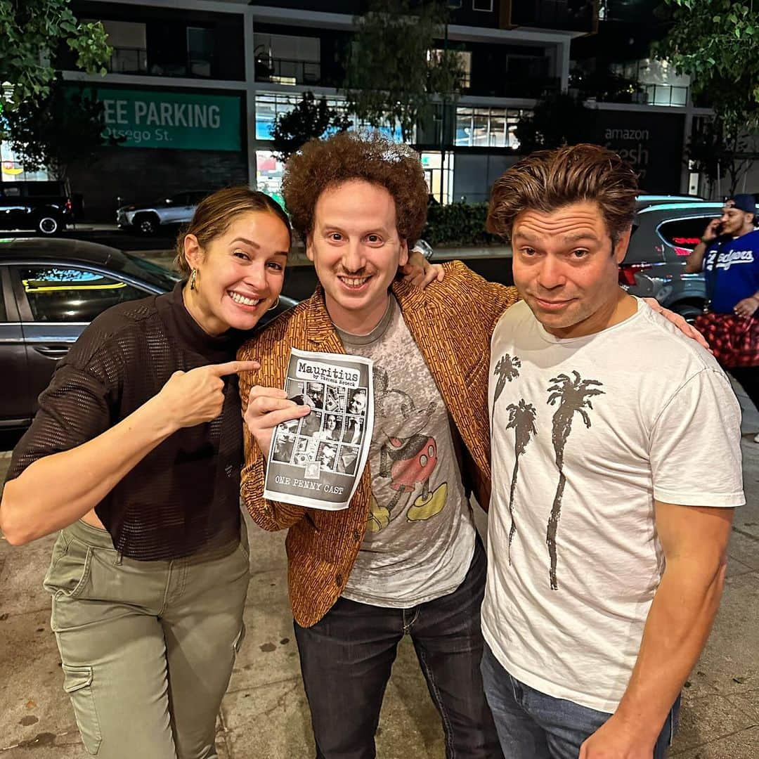 ジョシュ・サスマンのインスタグラム：「Saw Mauritius tonight by Theresa Rebeck.  Jaina Lee Ortiz and @jeremyluke323 were absolutely incredible!!!!!! Brilliant acting!  There are still one week of performances. I highly recommend!」