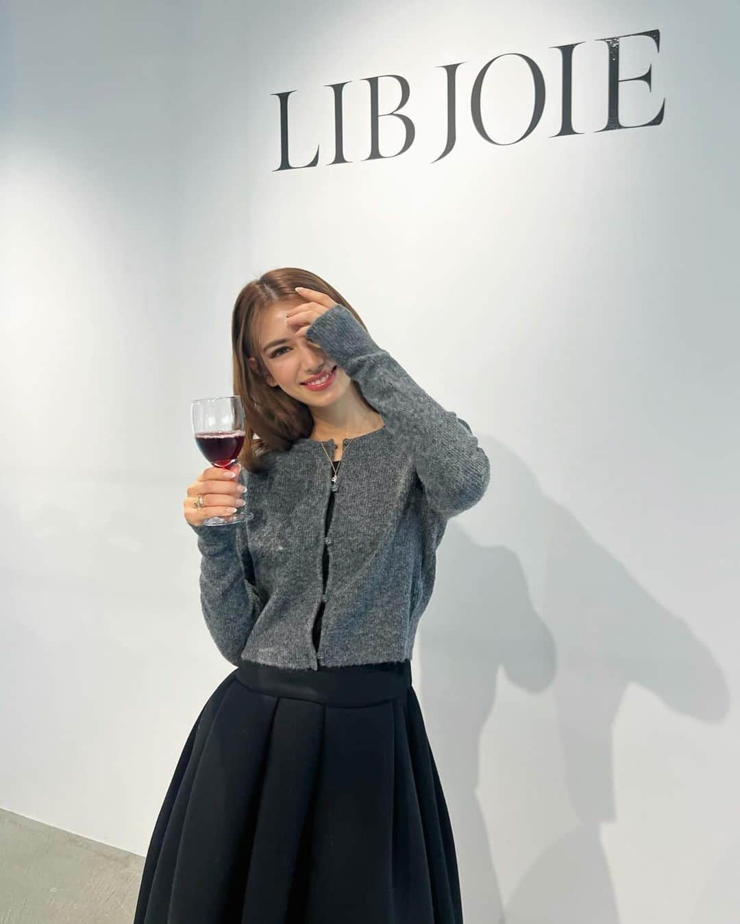 SARAのインスタグラム：「@libjoie 可愛いすぎてたくさん買っちゃった〜🤭🤍 秋冬が楽しみになってきた〜 コーデお楽しみに♡」