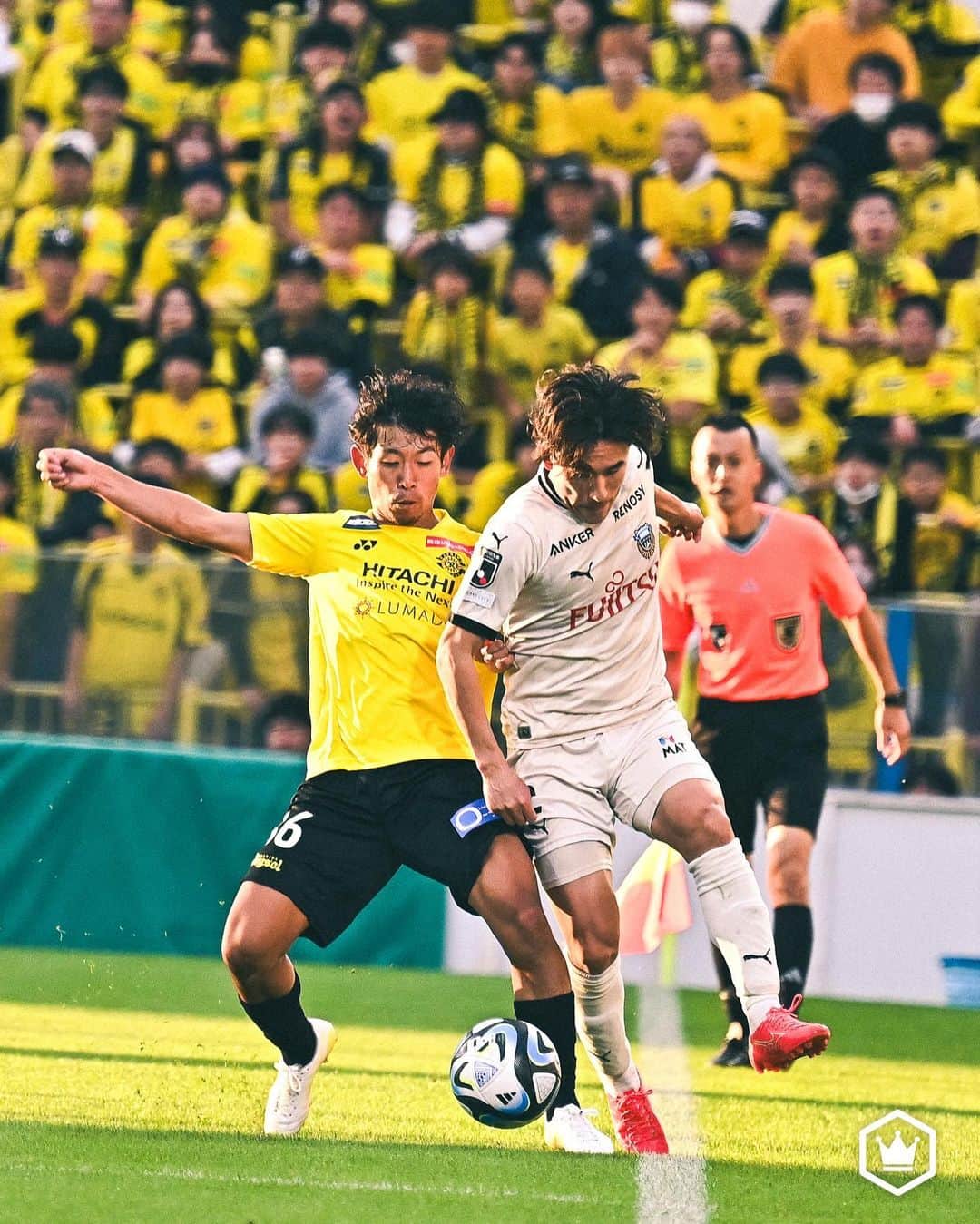 サッカーキングさんのインスタグラム写真 - (サッカーキングInstagram)「. “天皇杯決勝前哨戦“は痛み分け…1人少ない川崎Fが、残留争う柏に追いつく（2023.10.29）  📷Photo by @shimpeei（SOCCERKING）  #reysol #柏レイソル #frontale #川崎フロンターレ #BEYOND挑みつづける #J30 #Jリーグ #JLEAGUE #J撮り #サッカーキング #サッカー #soccer #football #⚽️」10月30日 15時46分 - soccerkingjp