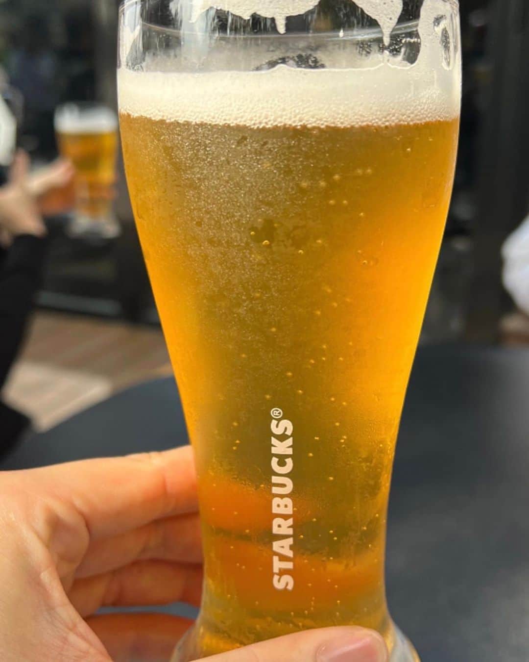 ヒョミン さんのインスタグラム写真 - (ヒョミン Instagram)「스벅 맥주 한 잔이면 되시는 거예요...」10月30日 15時51分 - hyominnn