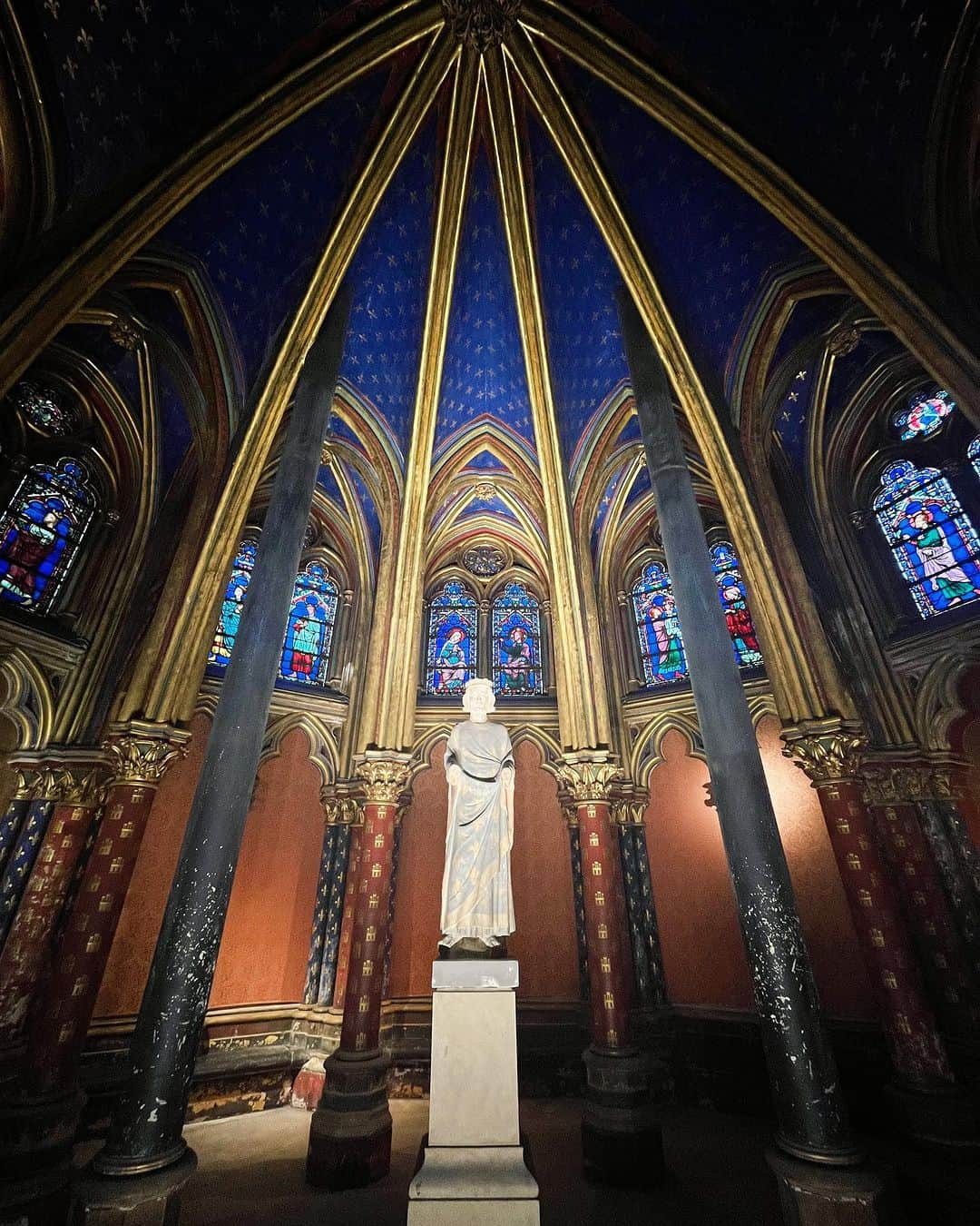 小池花瑠奈さんのインスタグラム写真 - (小池花瑠奈Instagram)「・ Sainte chapelle パリに来たらまた訪れたい場所。  #saintechapelle #paris」10月30日 15時54分 - natsu_matsumiya