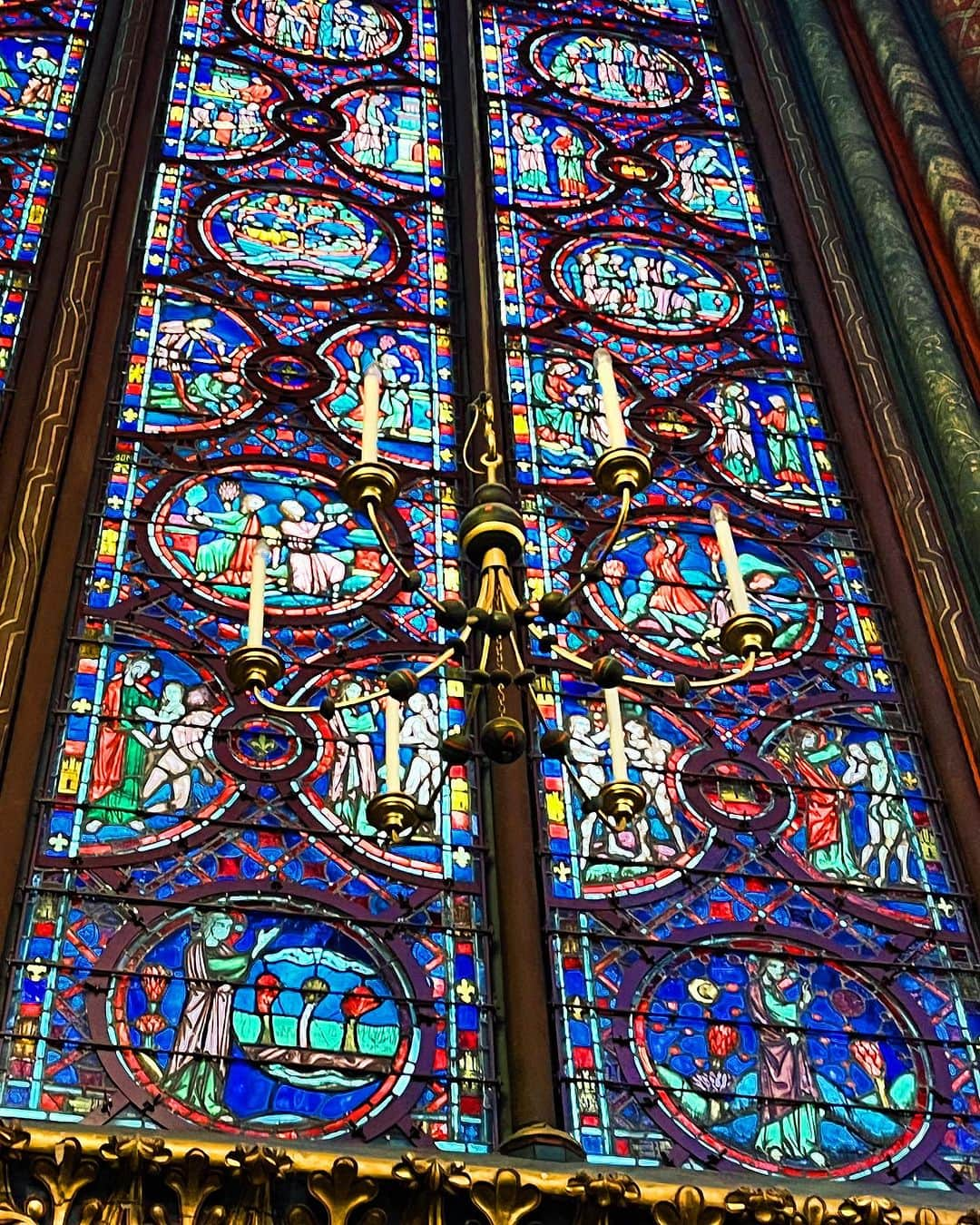 小池花瑠奈さんのインスタグラム写真 - (小池花瑠奈Instagram)「・ Sainte chapelle パリに来たらまた訪れたい場所。  #saintechapelle #paris」10月30日 15時54分 - natsu_matsumiya