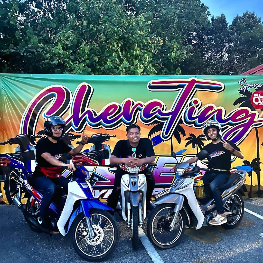 Koleksi Komik Malaysiaのインスタグラム：「Hari Raya @yesyestwo_official  #sstwo #sstwomalaysia #yamahass」