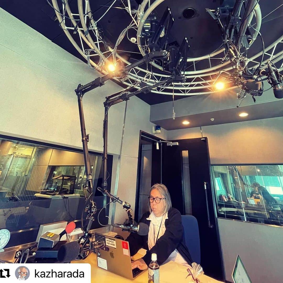 藤原ヒロシのインスタグラム：「#Repost @kazharada with @use.repost ・・・ ラヂオの時間。 @jwave813 @fujiwarahiroshi  #juntheculture」