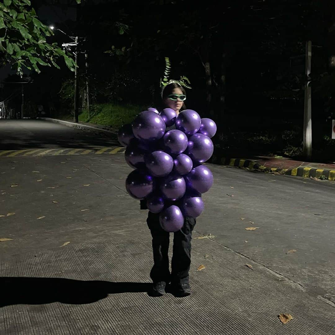 Niana Guerreroのインスタグラム：「i love grapes」