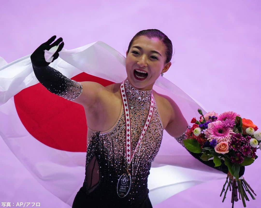 日本オリンピック委員会さんのインスタグラム写真 - (日本オリンピック委員会Instagram)「NICE SHOT📸ˎˊ˗  #フィギュアスケート グランプリシリーズ第2戦より⛸️  #TEAMJAPAN が男女ともに優勝に輝きました✨  #坂本花織 選手 #山本草太 選手  #がんばれニッポン」10月30日 16時45分 - teamjapanjoc