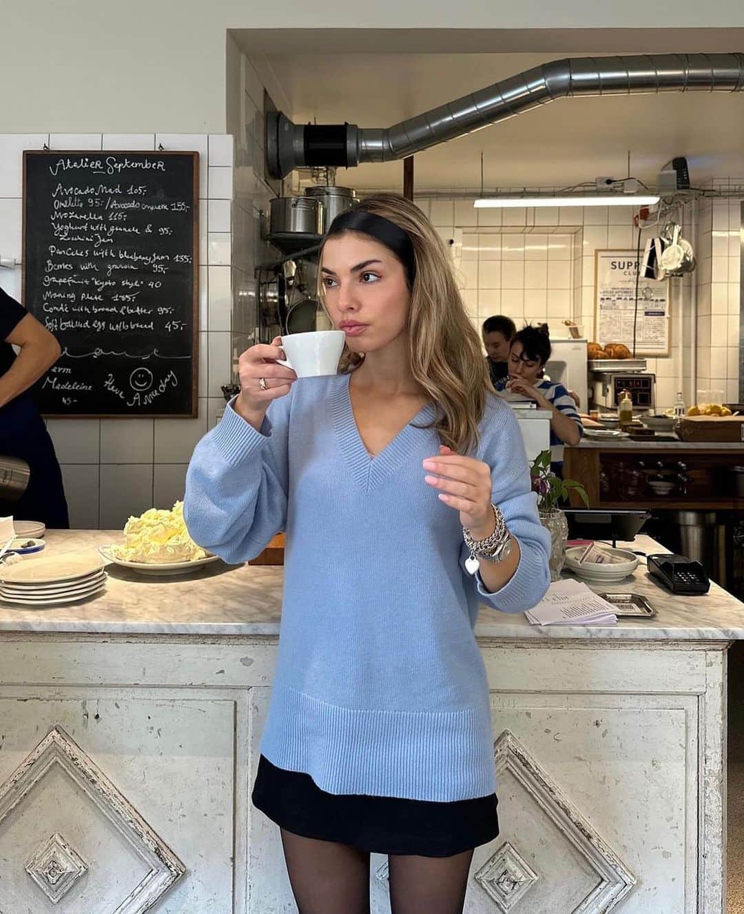 シンシア ローリーのインスタグラム：「Keep it fresh 🥐🧈☕️@kitkeenan」