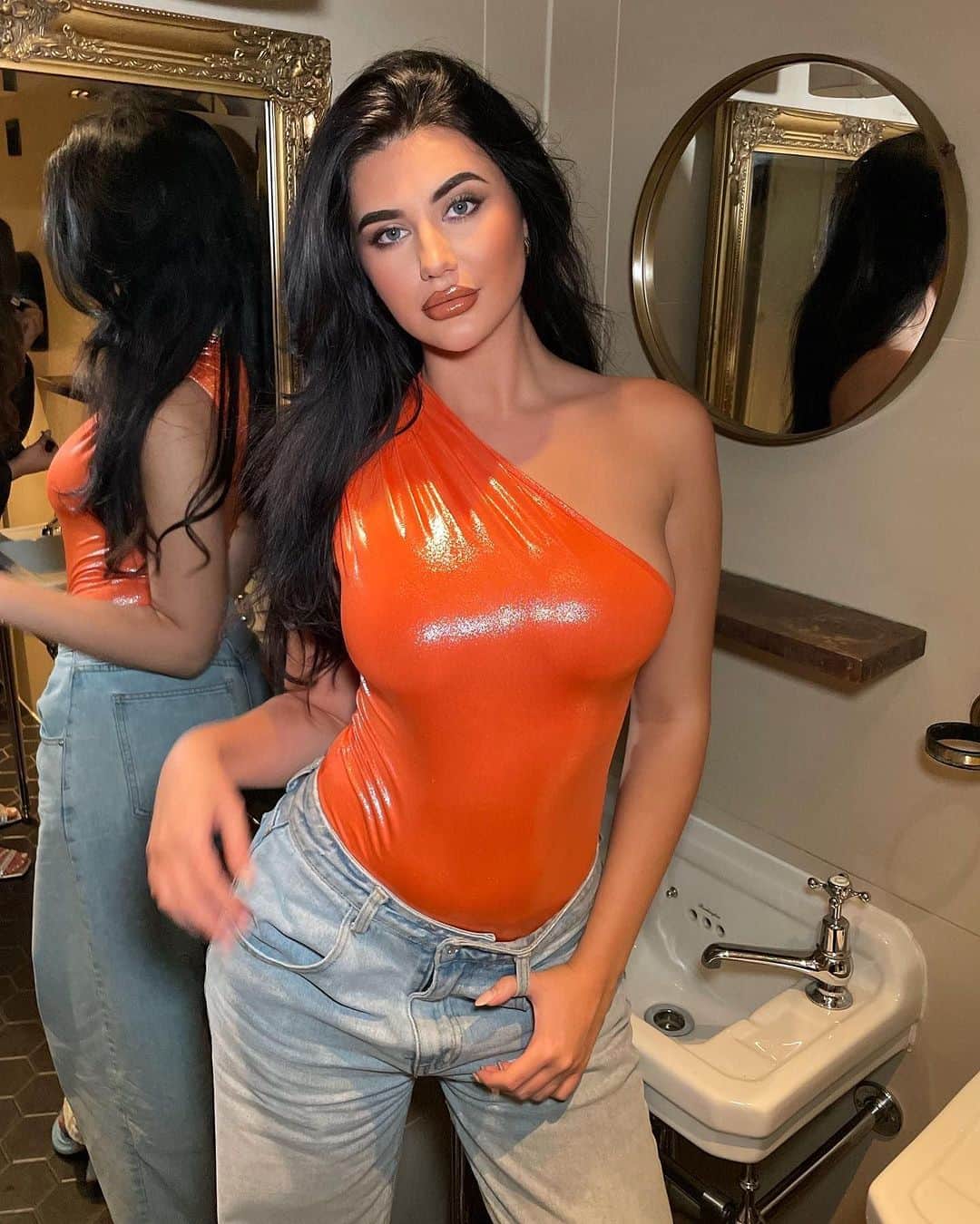 SHEINのインスタグラム：「Freshly picked in bodycons: aPEELing is an understatement 🧡🍊😍 @kyraskinnerx  🔎 15003443  #SHEIN #SHEINforAll #SHEINstyle #fashion #chic」