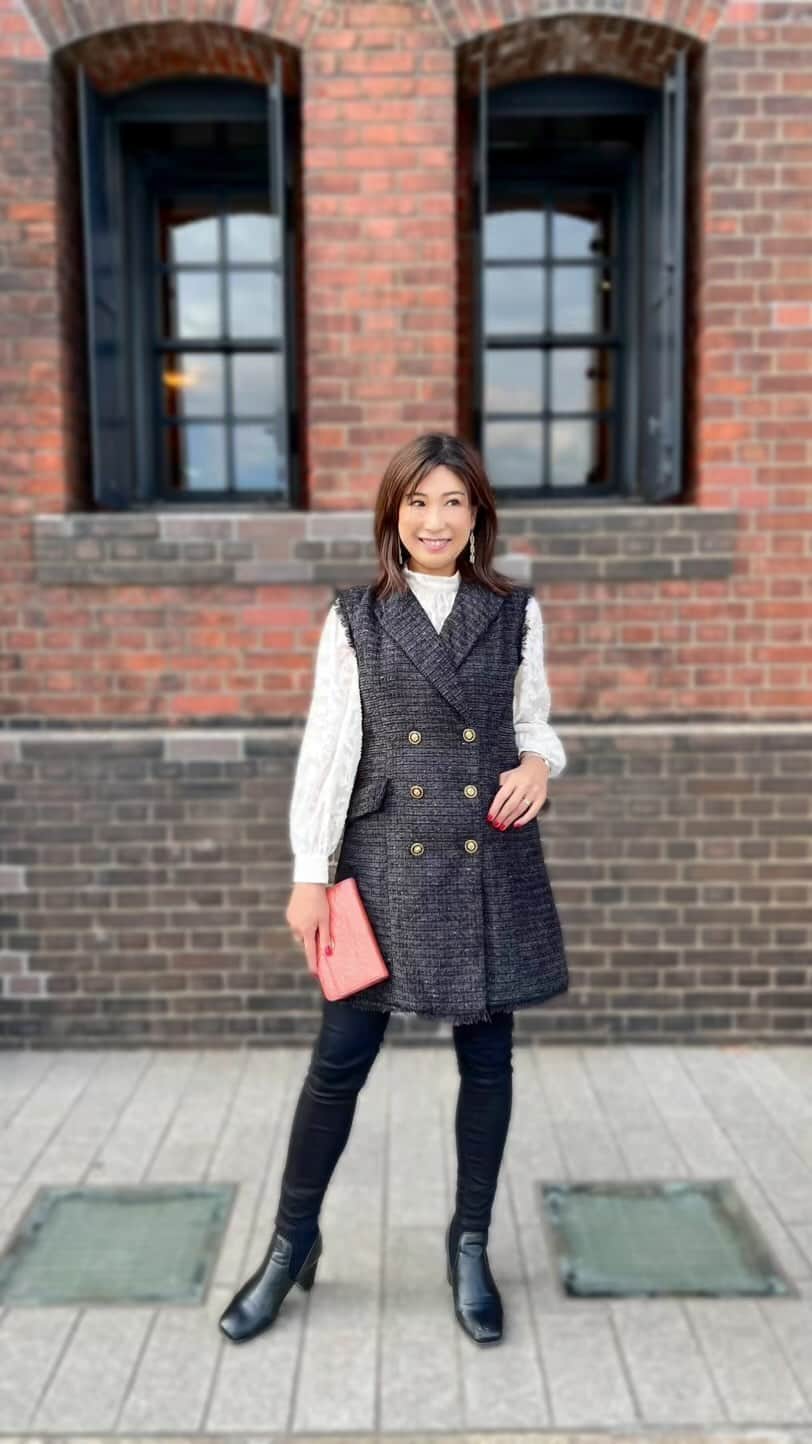 のインスタグラム：「✧︎ 試すたび、好きが見つかる。届くたび、好きが増えてく。  SHEINがビッグセール中なのでまとめました！  30万点以上の人気アイテムが限定値下げしています。  動画順番に商品並べたのでチェックしてみてくださいね！  「2023 SHEIN11/11ビッグセール」  ◇MOTF PREMIUM ツイード ベルト スリーブレスドレス sz2306212511694110  ◇ラインストーンバタフライバックルブーツ sx2309154918740402  ◇ペイズリーパターン フラウンススリーブ クロシェ編み セーター sz2307236621411014  ◇Glamaker フリル裾 アイレット刺繍 キャミドレス sz2304256769871328  ◇LUNE ツイスト ウエスト フレアヘム ドレス sw2202126564421552  ◇MOTFボリュームタップリセーター sw2209231675991556  ◇Anewsta ジッパーアップ ベルト ベストパファーコート sz2307239068664064  ●割引クーポン番号：hiromi1520 お買い上げ金額1～5,999円まではセール価格より15%OFF、6,000円以上は20%OFF  @sheinofficial  @shein_japan  #PR #SHEIN1111sale#SHEINGoodFinds#SHEINforAll #loveshein #ad #saveinstyle #プチプラコーデ  #プチプラファッション #大人女子 #大人ファッション  #大人カジュアル  #大人コーデ #アラフィフファッション  #アラフィフコーデ #50代ファッション #50代コーデ #fashion」