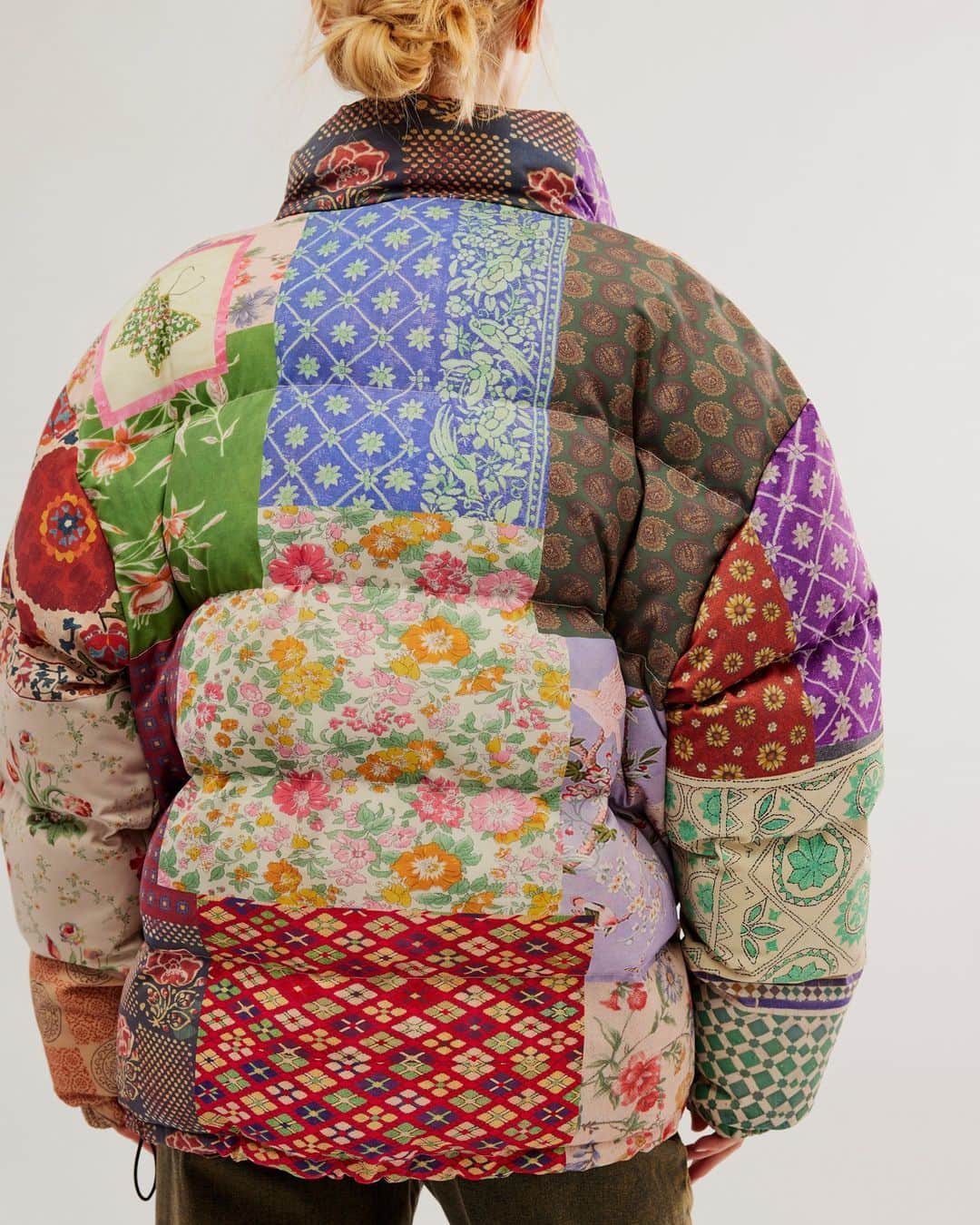 freepeopleのインスタグラム：「Get it before it's gone. Link in bio to shop the Found Multi Print Garden Puffer Jacket.」