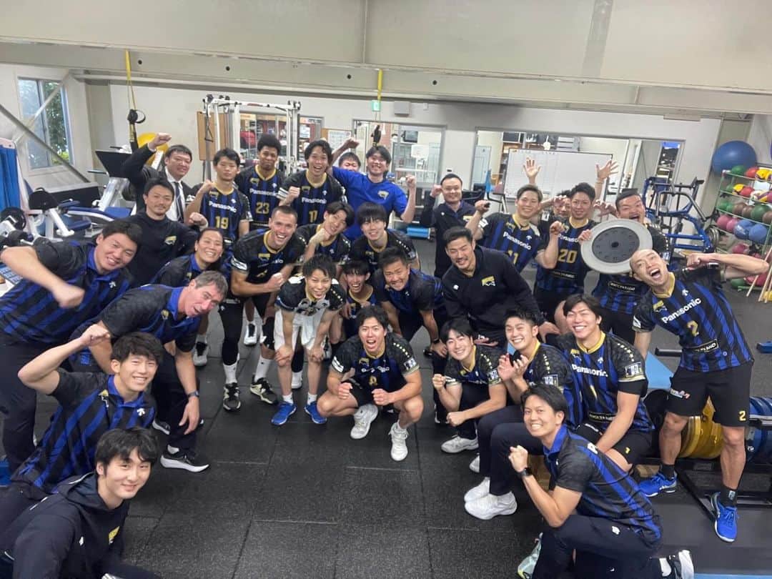 西田有志さんのインスタグラム写真 - (西田有志Instagram)「初めてのホームゲーム最高でした❗️ タフなゲームでしたが、我慢し、勝てたこと嬉しく思います❗️ 次の試合に備えます❗️」10月30日 8時32分 - nishidayuji0130