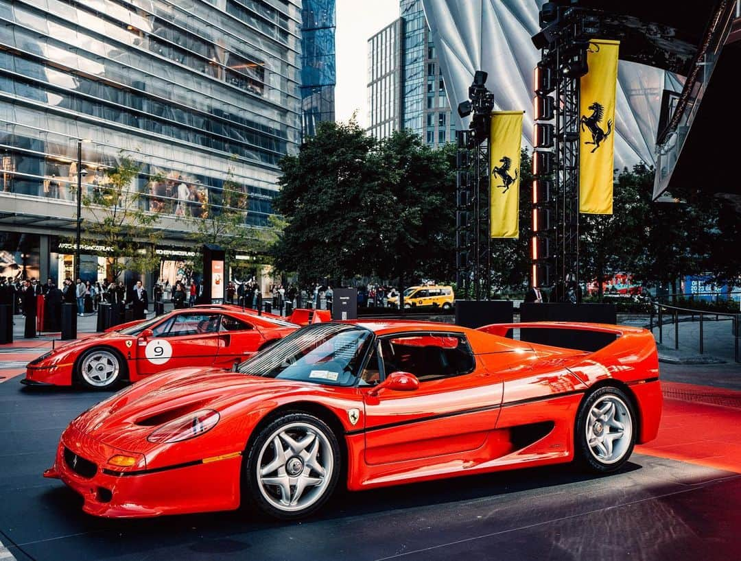 Ferrari USAさんのインスタグラム写真 - (Ferrari USAInstagram)「On this #SupercarSunday, an ode to the #FerrariGameChangers on display at Hudson Yards and the Ferraristi who came to experience them. #Ferrari」10月30日 8時45分 - ferrariusa