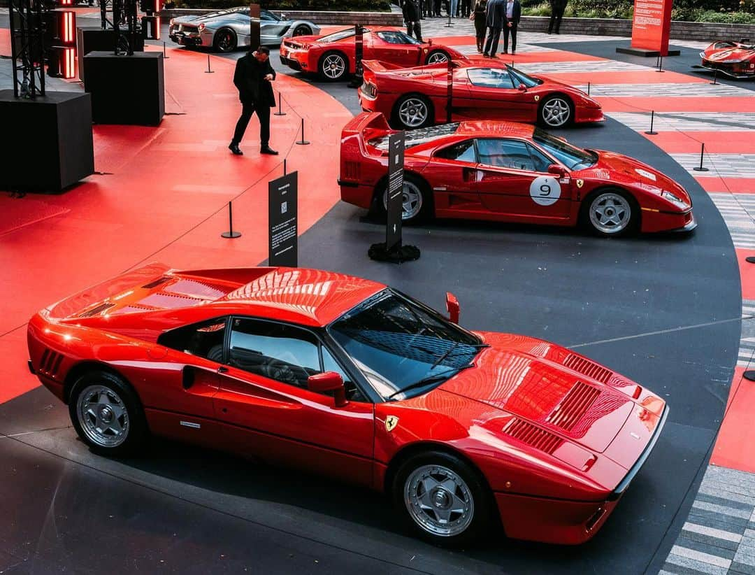 Ferrari USAさんのインスタグラム写真 - (Ferrari USAInstagram)「On this #SupercarSunday, an ode to the #FerrariGameChangers on display at Hudson Yards and the Ferraristi who came to experience them. #Ferrari」10月30日 8時45分 - ferrariusa