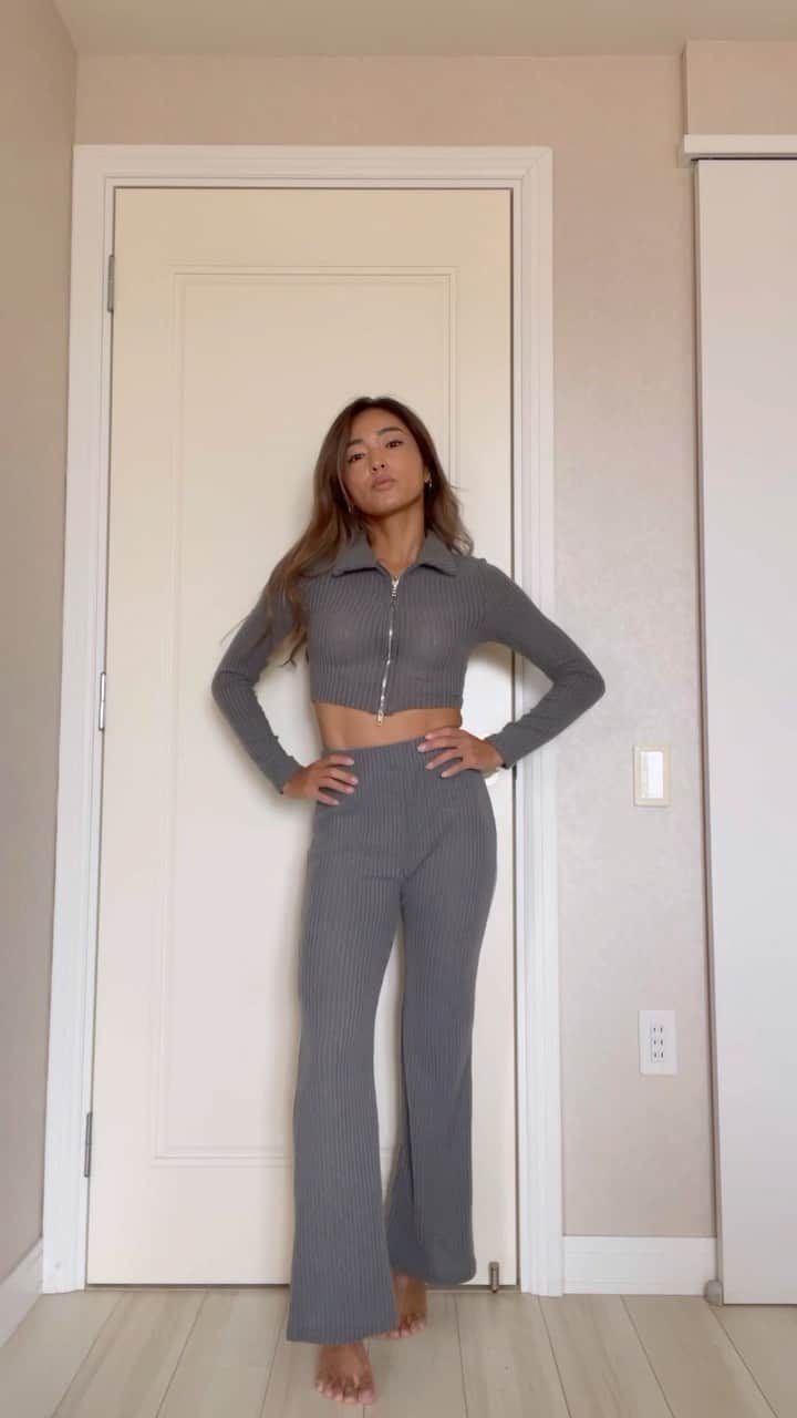 草柳ゆうきのインスタグラム：「SHEIN様から商品提供頂きました♡ 肉を拾わないリブニットだから履きやすい！  リブニット クロップシャツ & フレアレッグパンツ ▪️商品ID 23162438 XXSサイズ  ※私の身長体重参考までに 157cm  47kg  ☑️クーポンコード BFPJP314  試すたび、好きが見つかる。届くたび、好きが増えてく。  @shein_japan @sheinofficial  #PR #SHEIN #SHEINforAll #SHEIN1111sale #SHEINGoodFinds #loveshein  #saveinstyle」