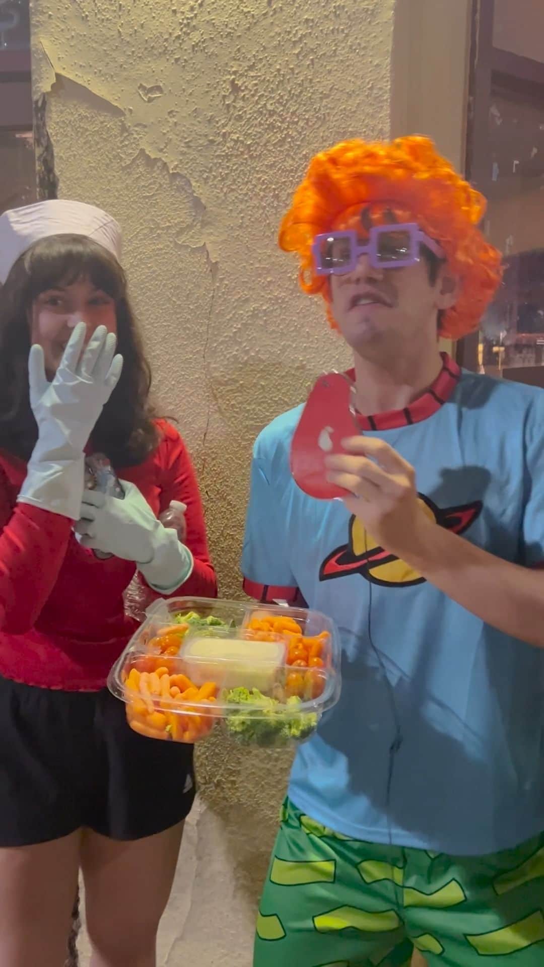 マット・ベネットのインスタグラム：「Can you finish these song lyrics!? Check out this spooky Halloween-themed Finish The Song Lyrics video with me, Matt Bennett, for 101 TV!」