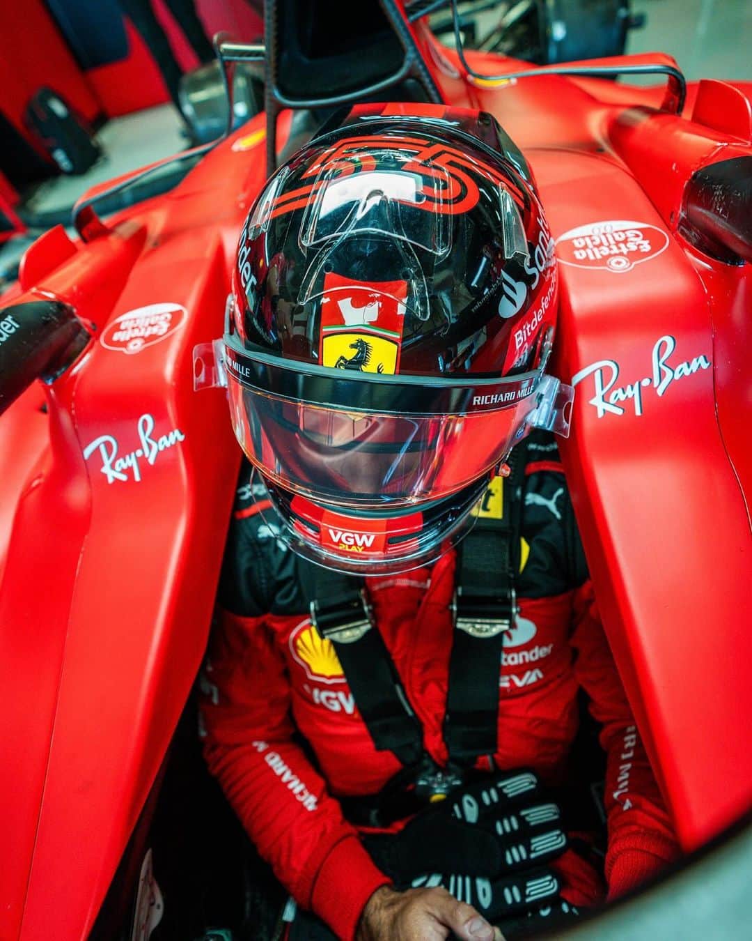 カルロス・サインツJr.さんのインスタグラム写真 - (カルロス・サインツJr.Instagram)「Challenging race, managing tires and temperatures all the way. Good points for the team. Next up: Brazil 🇧🇷  Carrera difícil, gestionando neumáticos y temperaturas todo el rato. Buenos puntos para el equipo.  Próxima parada: Brasil 🇧🇷  - #Carlossainz」10月30日 9時10分 - carlossainz55