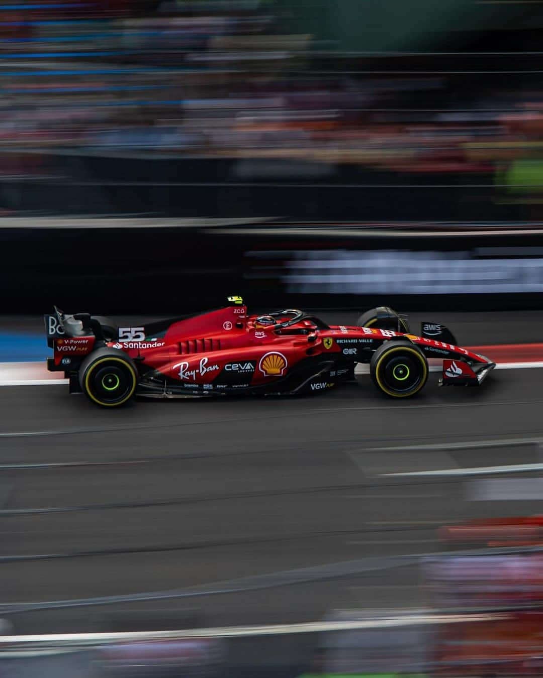 カルロス・サインツJr.さんのインスタグラム写真 - (カルロス・サインツJr.Instagram)「Challenging race, managing tires and temperatures all the way. Good points for the team. Next up: Brazil 🇧🇷  Carrera difícil, gestionando neumáticos y temperaturas todo el rato. Buenos puntos para el equipo.  Próxima parada: Brasil 🇧🇷  - #Carlossainz」10月30日 9時10分 - carlossainz55