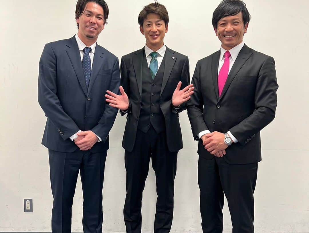 松田宣浩さんのインスタグラム写真 - (松田宣浩Instagram)「昨日、日本シリーズ第2戦を能見さん、前田選手と一緒に解説させていただきました‼️熱男‼️  #日本シリーズ #解説 #能見篤史  #前田健太  #松田宣浩」10月30日 9時12分 - match___3