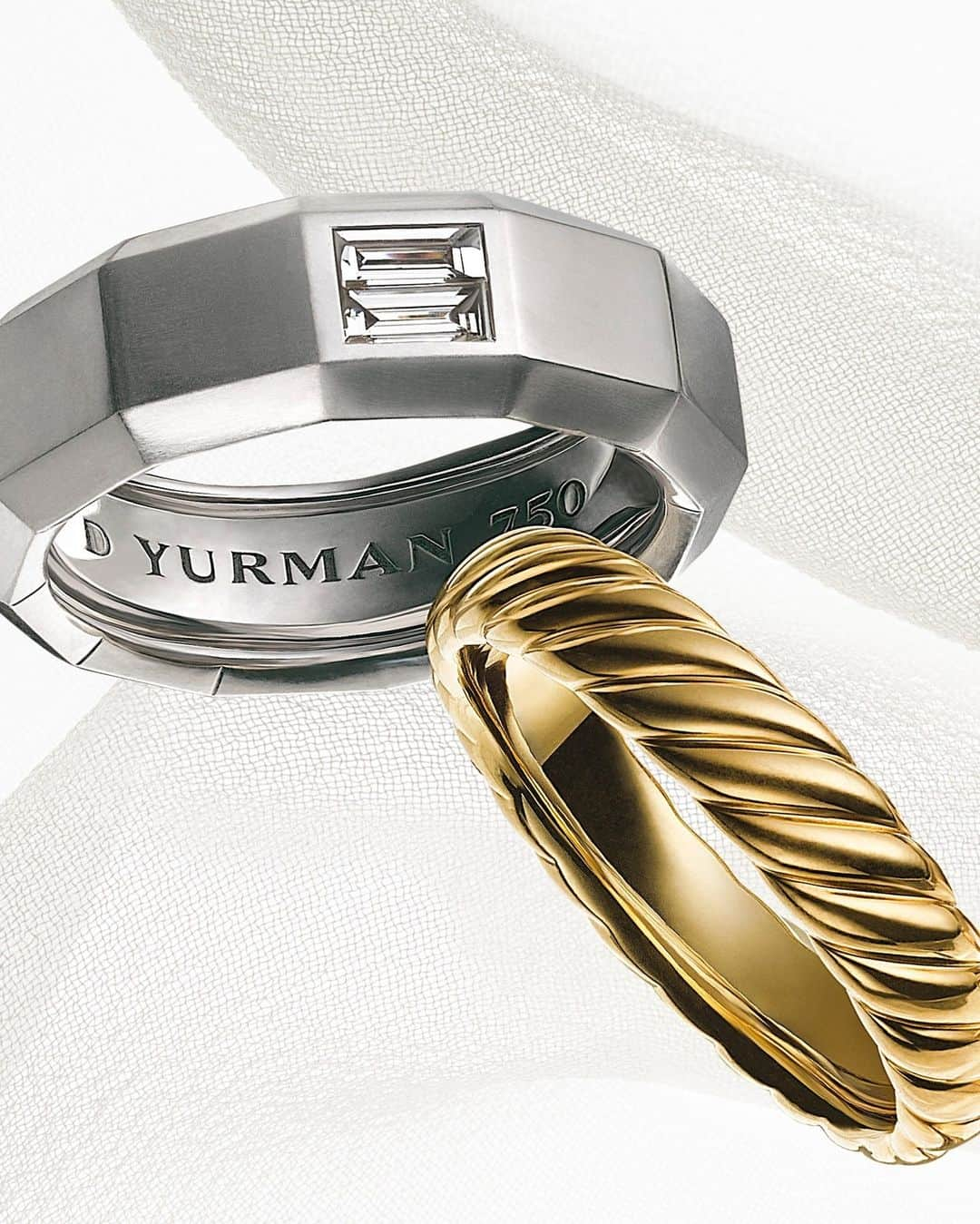 デイビット・ユーマンのインスタグラム：「Curves or angles? Either way, these designs are meticulously hand-finished—each David Yurman band is its own artform.   #DavidYurman #DYWedding」