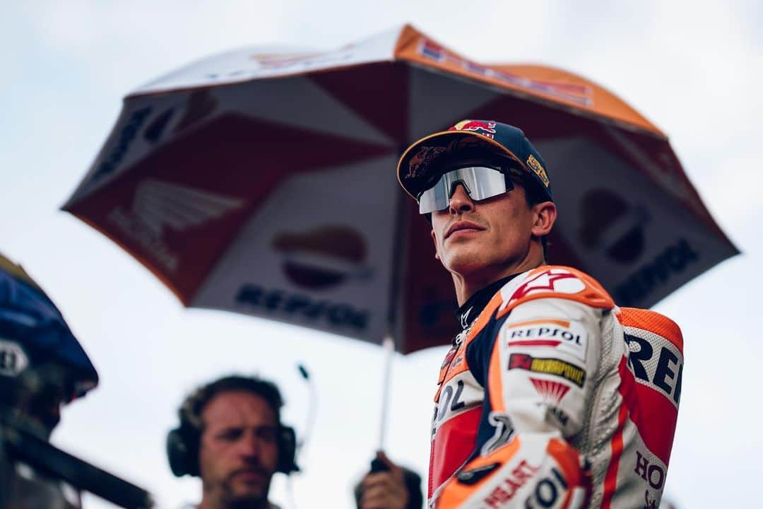 レプソル・ホンダのインスタグラム：「Week off 😎 but the grind keeps on going. #grindset」