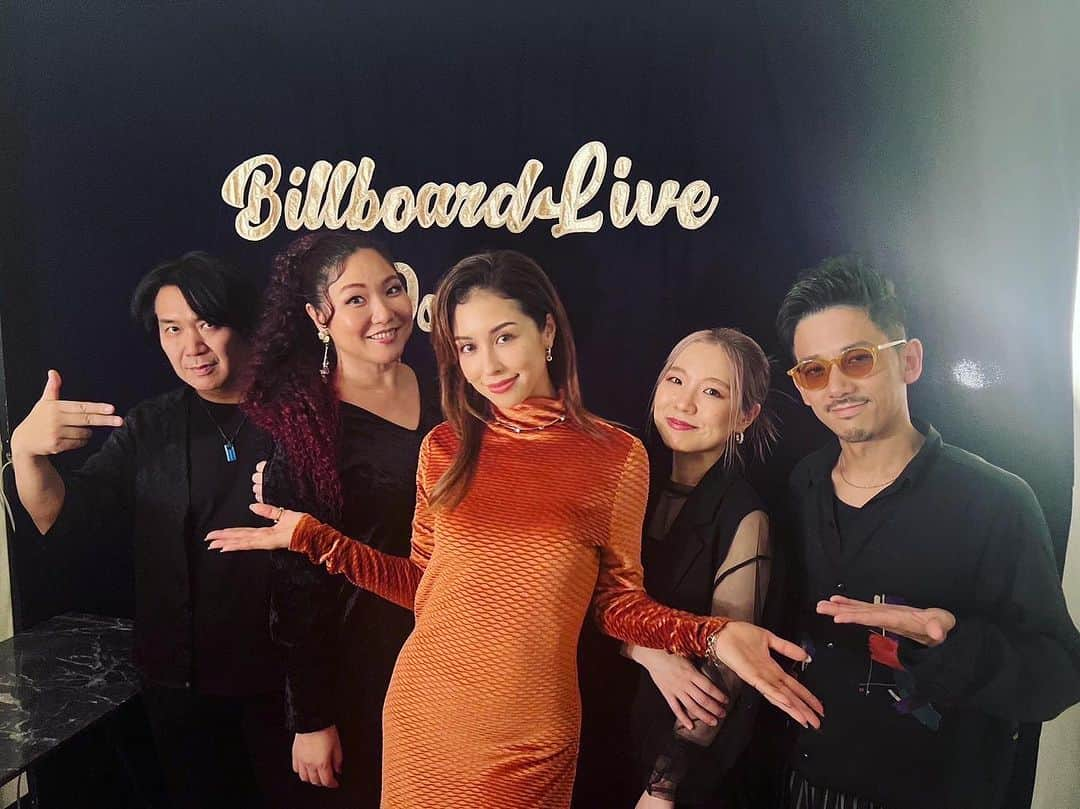 マサ小浜のインスタグラム：「BENI "The Show" at Billboard Live Osaka サイコーなライブでした Thank you so much!」