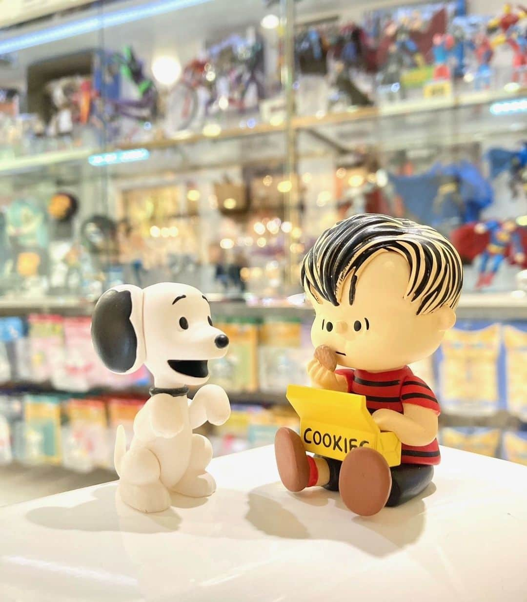 MEDICOM TOYさんのインスタグラム写真 - (MEDICOM TOYInstagram)「😙🍪🙌🐾🌿  © 2023 Peanuts Worldwide LLC  #medicomtoy #メディコムトイ #udf #PEANUTS #SNOOPY #LINUS」10月30日 10時30分 - medicom_toy