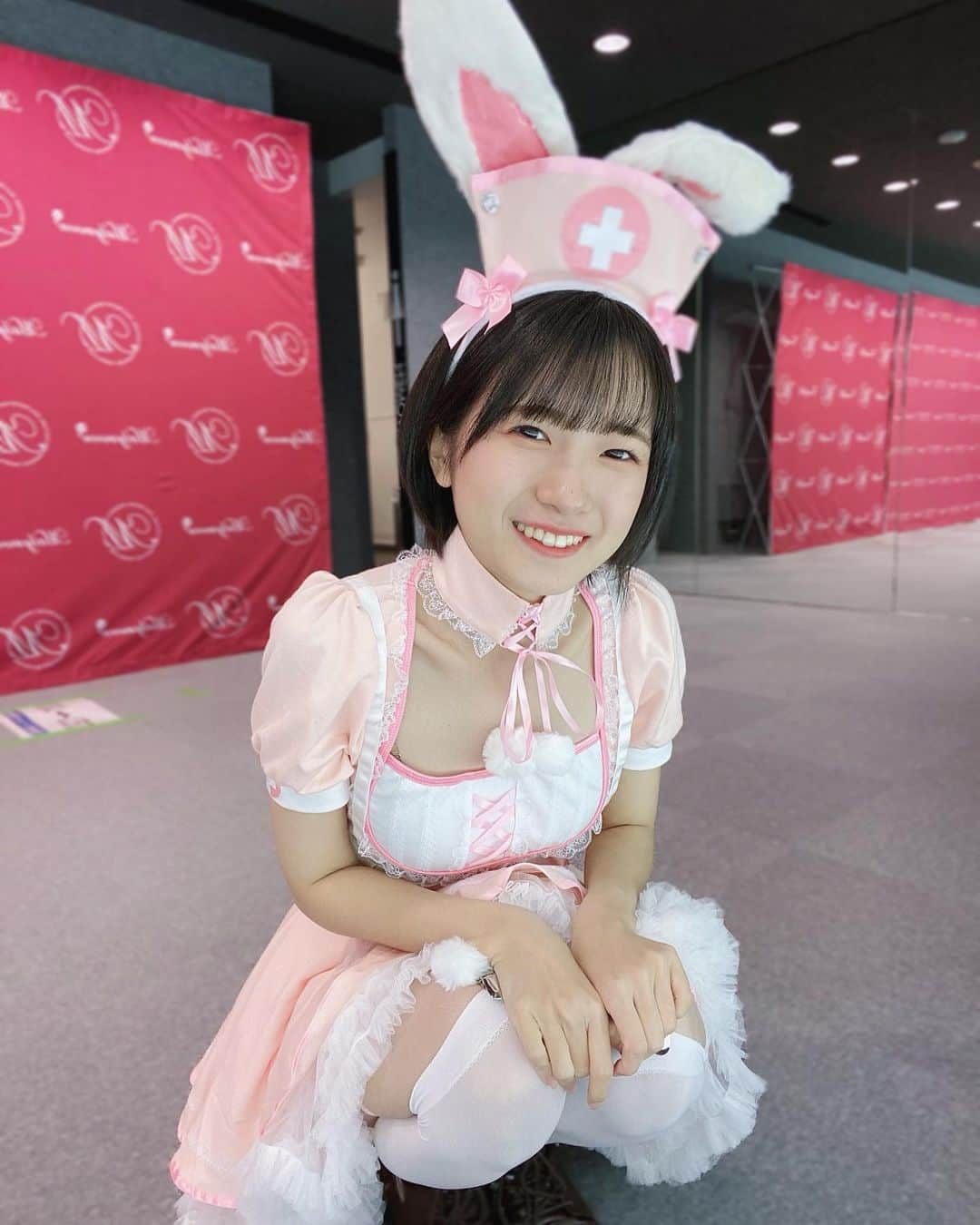 加藤結さんのインスタグラム写真 - (加藤結Instagram)「2日間駆け抜けたぜ〜！！体調崩したけど〜〜〜！！😭😭(路上ライブ中止本当ごめんね……)  五反田路上ライブ➡️チェキカメ同好会➡️ゼロイチTV公開収録 でした！！！！貴重な時間を使って加藤に会いに来てくださったみなさま〜本当にありがとうございました……！ 2日間頑張るぞ〜と意気込んでいた矢先にキャリーケースが壊れたり大変でしたがみんなに会えたから全てOK、外れたコロコロもきっとどこかで幸せにやってるよ………心の余裕を取り戻しておる  会いに来て貰える機会が昔よりも着実に増えていて凄くしあわせだ、、、1回1回たいせつにしたいです なかなか会えないんだよ〜なみんなもそれぞれの形で見守ってくれてると嬉しいです  ﾁﾞｭ…………💋」10月30日 10時57分 - ka10san_
