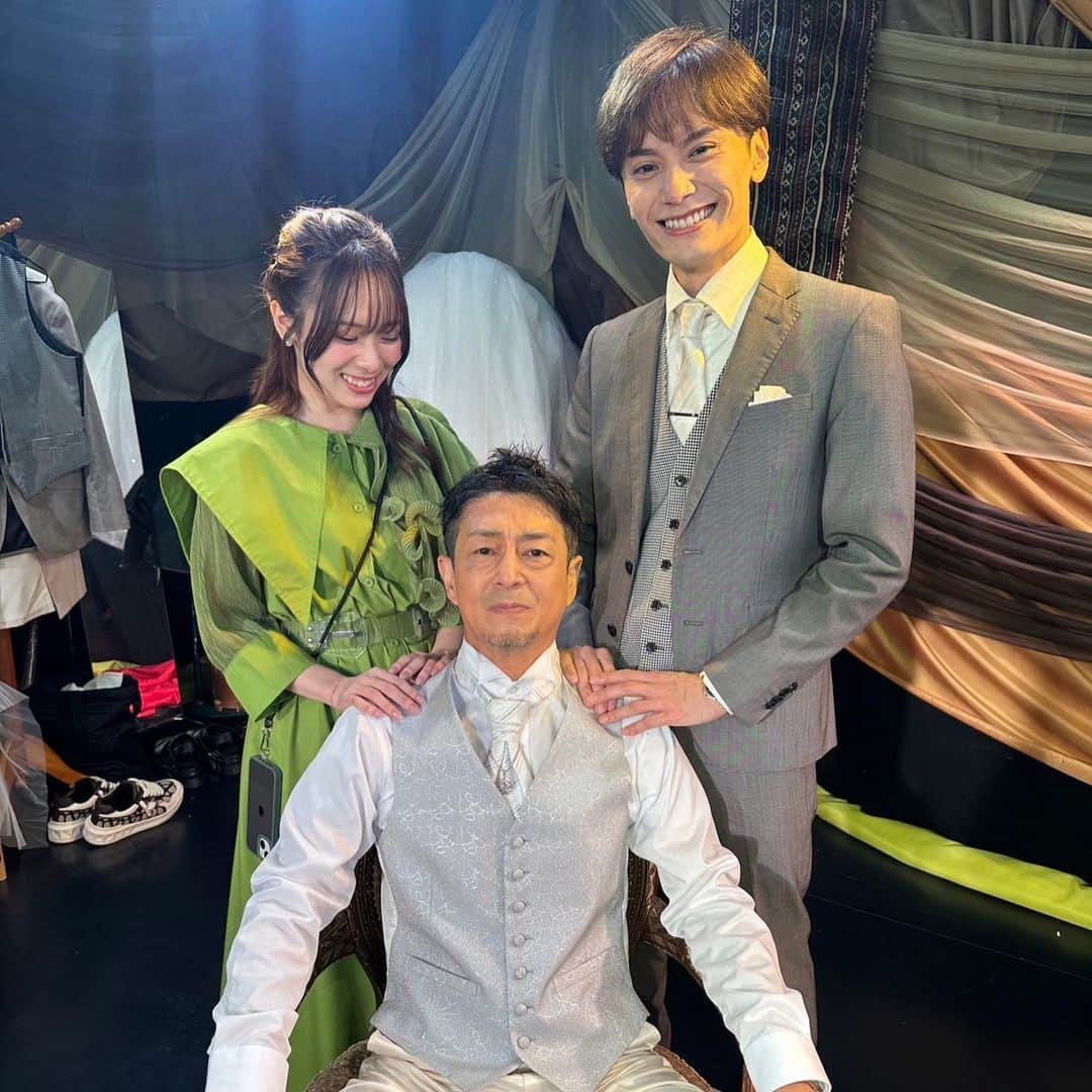白河芹さんのインスタグラム写真 - (白河芹Instagram)「昨日、無事全公演終演いたしました！  WATARoom様、スタッフの皆様、キャストの皆様、 応援してくださった皆様、ありがとうございました！ 柏さん、今回も呼んでいただき本当にありがとうございました！  稽古期間も短い中、短いと思えないほどとてもとても濃い時間を過ごせました。 千穐楽を迎えた日、ワクワク感と同時に 始まったら終わってしまうという寂しさが 素直に交互にきてなんだかとても不思議な感覚になってました。  特に、律、泉ちゃん、本当にありがとう。 役以外でも私の目には本当の親子に見えたよ。 言葉では表せない感情の方が多いのでこの辺で。  郁ちゃん、また会おうね。  田辺郁美  #スラマッ」10月30日 10時56分 - seri_shirakawa