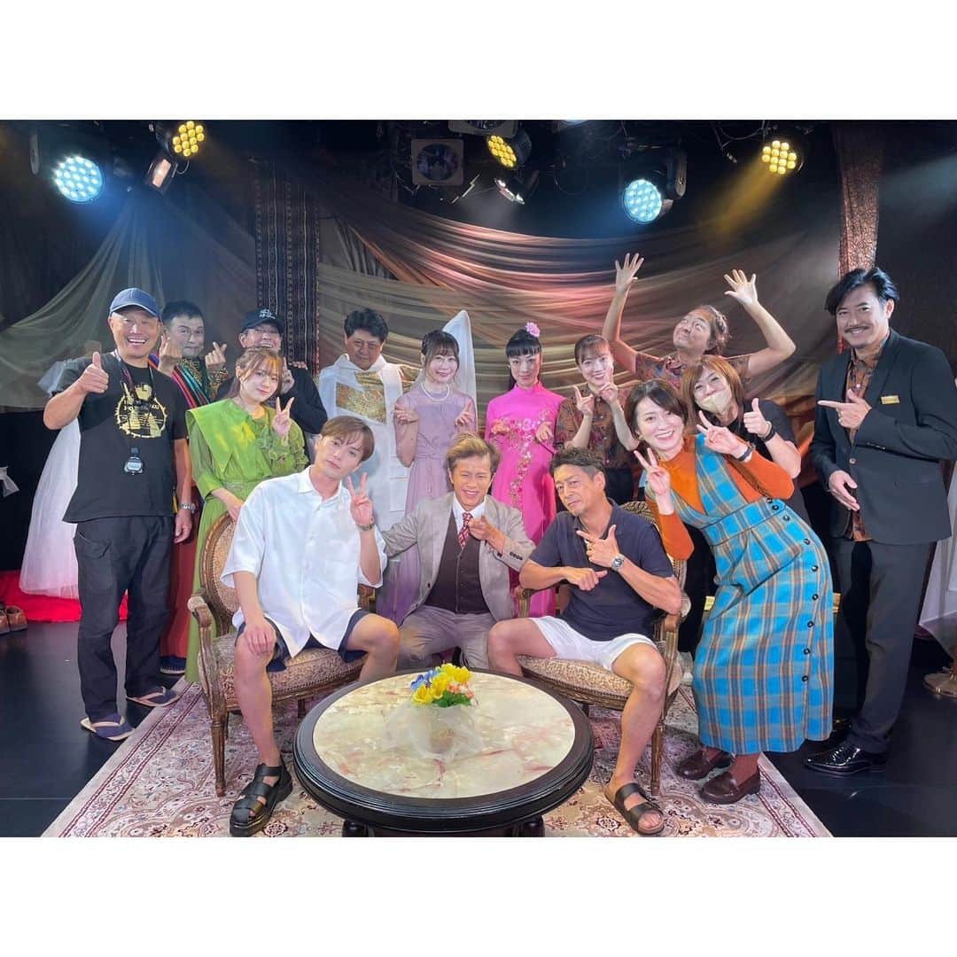 白河芹さんのインスタグラム写真 - (白河芹Instagram)「昨日、無事全公演終演いたしました！  WATARoom様、スタッフの皆様、キャストの皆様、 応援してくださった皆様、ありがとうございました！ 柏さん、今回も呼んでいただき本当にありがとうございました！  稽古期間も短い中、短いと思えないほどとてもとても濃い時間を過ごせました。 千穐楽を迎えた日、ワクワク感と同時に 始まったら終わってしまうという寂しさが 素直に交互にきてなんだかとても不思議な感覚になってました。  特に、律、泉ちゃん、本当にありがとう。 役以外でも私の目には本当の親子に見えたよ。 言葉では表せない感情の方が多いのでこの辺で。  郁ちゃん、また会おうね。  田辺郁美  #スラマッ」10月30日 10時56分 - seri_shirakawa
