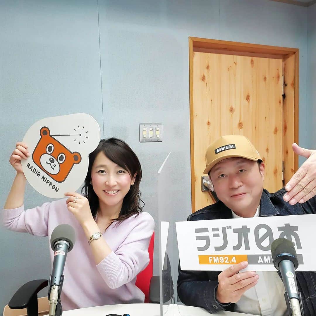 常世晶子のインスタグラム：「先週の収録写真📻️ 顔が丸くなった気がします。性格は丸くならない。食欲の秋です🍁  #収録 #住まいのトラブルバスター #常世晶子」