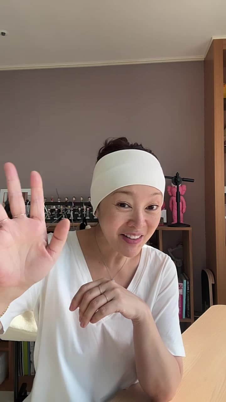 イ・スンヨンのインスタグラム：「팩이랑 뽀글이들👀👀」