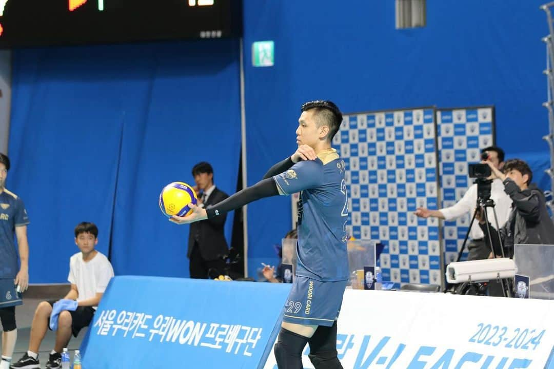 大竹壱青さんのインスタグラム写真 - (大竹壱青Instagram)「〜2023.10.25〜  Match Photos VS 大韓航空　  #isseiotake  #우리카드우리won #mcdavid  #sev_sports #lill1star」10月30日 11時15分 - issei_otake