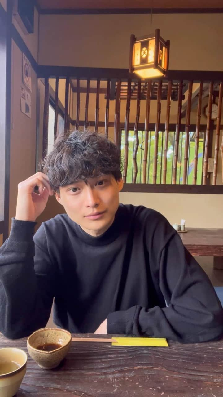 松本大志のインスタグラム：「秋🍂　一年の中で1番好きな季節✨ 飯能初めて行ったけどすごく良いところだった！ リフレッシュ出来ました☺️  #蕎麦　#紅葉　#プチ旅行」