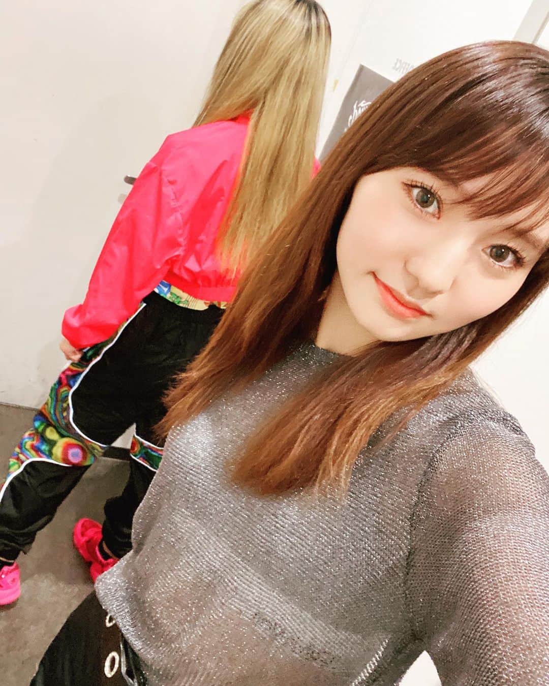 小池杏奈さんのインスタグラム写真 - (小池杏奈Instagram)「THE GOOD  KIDS 2nd LIVEありがとう❤️‍🔥  原さんが作った新曲「BUZZ」「U」最高！  アメイジンググレイスでの原さんのMCが刺さりすぎて泣きそうになった、、、 原さんが言ったようにあの空間には平和がある。 あの空間だけじゃないけど、生きていれればそれでいいよね、自分の好きなことをできてることを当たり前じゃないと思って仕事も遊びも、全てに対して一生懸命になろうって、原さんの言葉を聞いて改めてそう思いました😌  スペシャルゲストの（Key）松岡美弥子さん、（Gt）藤井謙二さん！ お二人ともめちゃくちゃかっこよかったあああ、、、 藤井さん登場してからギターで会話するの面白かった！🎸 また新しい形のTHE GOOD KIDSがあって、新鮮でした！（まだ2回目だけど笑）  今回はVJもあって素敵だった〜✨  昨日発表されましたが、来年2月25日3rd LIVEが決まりました！ 今日のお昼12時に詳細発表されるのでお楽しみに〜🫶  #THEGOODKIDS #WAYWAVE」10月30日 11時31分 - annas_anna