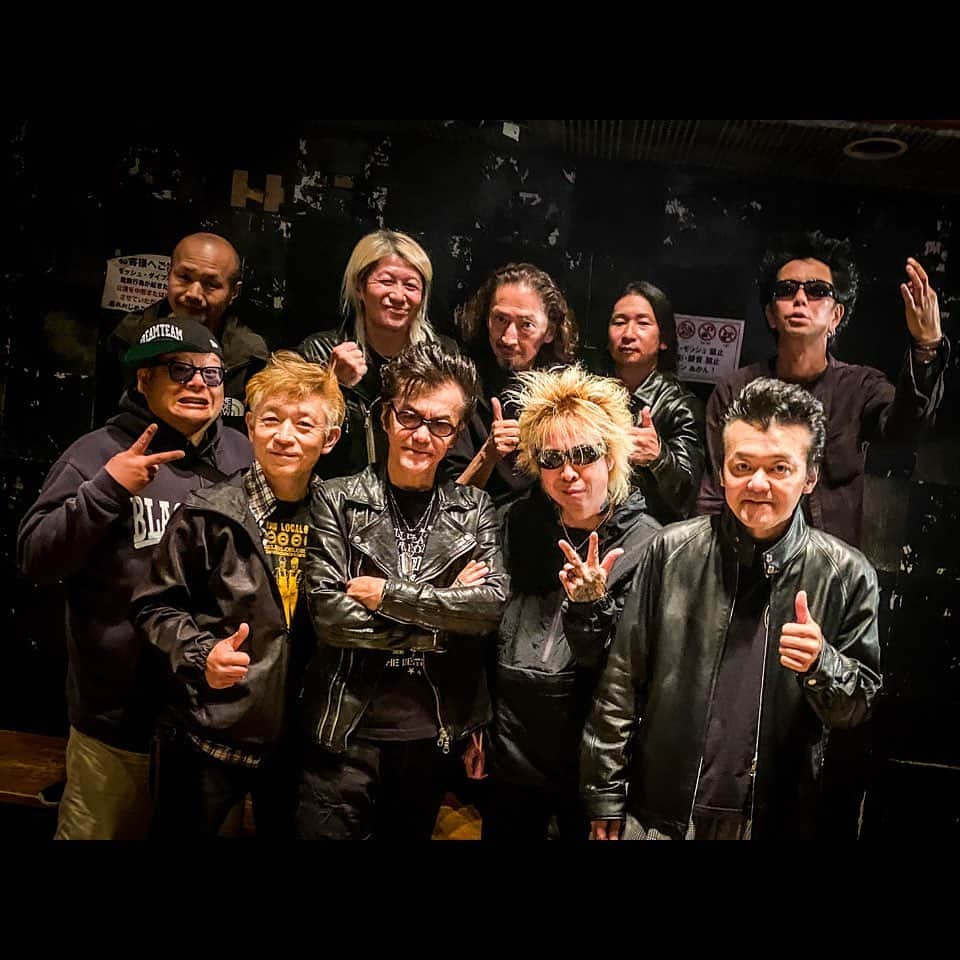 THE STREET BEATS（ザ・ストリート・ビーツ）さんのインスタグラム写真 - (THE STREET BEATS（ザ・ストリート・ビーツ）Instagram)「. ■秋のツアー!!昨夜の京都は熱量MAX‼︎突き上がる拳‼︎力漲る激アツな夜でした!!今週末は11.4(土)仙台ジャンクボックス、11.5(日)盛岡グローブ!!東北ビートニクスの皆様ご来場お待ちしてます!!  ■DEBUT 35 YEARS TOUR｜BEST WISHES 2023 各地豪華なオープニングゲスト決定!!HPでご確認下さい!! 前売￥4500発売中!! 11.04(土)仙台 CLUB JUNK BOX 11.05(日)盛岡 GLOBE 11.11(土)豊橋 club KNOT ＊配信あり 11.12(日)神戸 太陽と虎 11.23(木祝)広島 SECOND CRUTCH 11.25(土)福岡 DRUM SON 12.02(土)名古屋 RAD SEVEN ＊配信あり 12.03(日)大阪 Music Club JANUS ★デビュー35周年YEAR FINAL★ 12.10(日)東京 新宿LOFT ＊配信あり 全公演｜前売￥4500発売中 当日￥5000　配信￥3000（10.21横浜、10.28姫路配信中。購入はHPで!）  ■デビュー35周年ライブDVD & CD『THANKS FIESTA』、ライブ会場にてNEWツアーグッズと共に発売中!!HPにて通販も受付中!!  ★NEW DVD『THANKS FIESTA -DEBUT 35 YEARS LIVE-』 ￥5000 ★NEW CD『THANKS FIESTA -DEBUT 35 YEARS LIVE-』 ￥3000 ★NEW[BEST WISHES]ツアーTシャツ黒　￥3500 （黒 / S、M、L、XL） ★NEW[BEST WISHES]ツアーTシャツ赤　￥3500 （赤 / S、M、L、XL） ★NEW[BEATSロゴ]トートバッグ　各￥2500 (黒、ナチュラル、ピンク、ターコイズ / 37㎝×36㎝×11㎝) ★NEW[BEATSロゴ]リストバンド　各￥1000 (黒、白、赤、黄、ピンク、青)  【口座名 / NEOVISION】 【口座番号 / 00180-8-655394】 ■価格は全て税込です。商品代金に返送手数料をプラスしてお払い込み下さい。 返送手数料は1点￥500、2点以上は￥1000です。 ■通販は【郵便振替】にて受け付けます。 郵便局備え付けの青い払込取扱票 (「電信」ではなく「通常払込」のもの)を使用し、 【通信欄】に希望商品名、数量（サイズ指定や色指定をお忘れなく）、 【ご依頼人】の欄に郵便番号、住所、氏名、電話番号を 丁寧にご明記のうえ【商品代金合計＋返送手数料】をお払い込み下さい。 商品1万円以上ご購入で直筆サインプレゼント!!詳細はHPでご確認下さい!!  ■BASSエンリケ主催『蜂の四十年 俺のROCK自由祭』開催決定! BARBEE BOYSのデビューから40年、最年少エンリケが2024年ついに還暦を迎えます。 この40年の音楽人生をギュッと凝縮した濃厚な時間をお楽しみください。Let’s Grow Old Together!!   出演｜ENRIQUE with FRIENDS (ベミーズ/THE☆歌謡ROCKERS/RiQUEEN) THE STREET BEATS｜いまみちともたか High Time GUEST｜杏子/山本恭司(BOWWOW G2、ex-VOW WOW、WILDFLAG)/ うじきつよし(子供ばんど)/永井真理子/MAGUMI (Lä-ppisch)/Keith(ARB)   2024年2月3日(土) 川崎クラブチッタ 開場16:00｜開演17:00 前売¥5500｜当日¥6500ドリンク別 詳細はHPで!!  #thestreetbeats  #ストリートビーツ  #strongstyle」10月30日 17時00分 - thestreetbeats_official