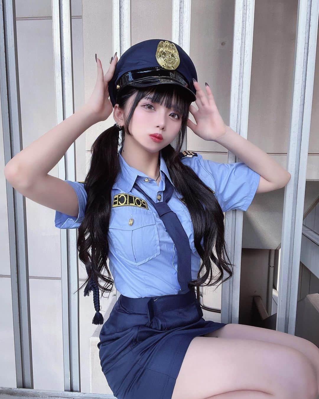 遠月とうかのインスタグラム：「街の安全を保証します笑  #ポリス #ポリスコスプレ #ハロウィンコスプレ #ハロウィンコス #ポリスコス #japanesecosplay #japanesecosplayer #japanesegirl #policecosplay」