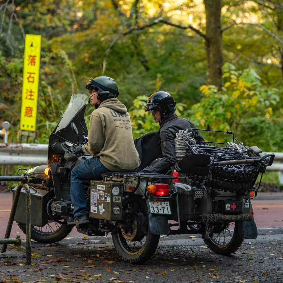 Ural Motorcyclesのインスタグラム：「新しい週、新たなアドベンチャーのスタート！🌍 ウラルサイドカーと共に🏍️  写真は、@ina_camさんによるもの✨ 第3回ウラドニの集い🏔️  #ウラルアドベンチャー #バイクライフ」