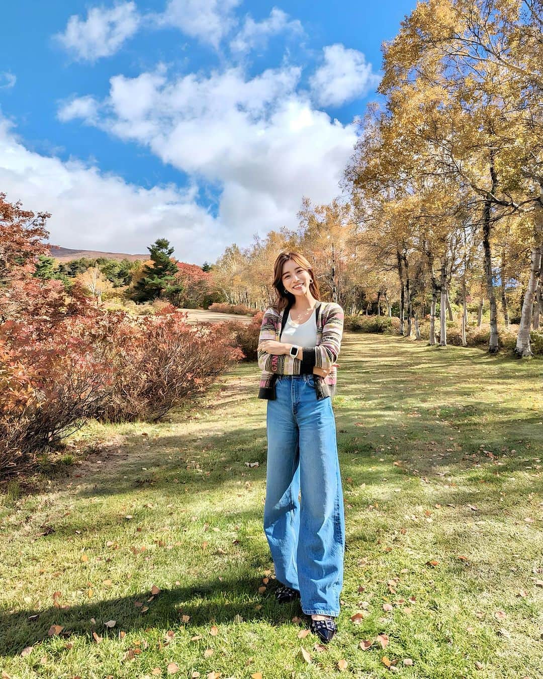 石井里奈さんのインスタグラム写真 - (石井里奈Instagram)「iphone15にしたらなんだかApple Watchも気になって🥺 携帯見なくてもLINEの通知とかチェックできるのいいよね♥️ . そこでベルトはラグジュアリーブランド @humblerichjapan のものを⌚️💕 一気に高級感✨Apple Watch 9/8/7対応のサステナブル素材のエシカル コレクションにしました☺️🌿✨ . 強度が高く、ケースは再生ステンレススティールを使用！ スポーティーでもカジュアルでも甘めのコーデでも合わせやすくてよかったよ💓✨ ペアウォッチとしてもおすすめ！ぜひチェックしてみてね！ . #humblerich #ハンブルリッチ #PR #applewatch #アップルウォッチ #アップルウォッチバンド #時計 #腕時計 #時計好き #applewatchband #高級時計」10月30日 12時05分 - ri7tin1025