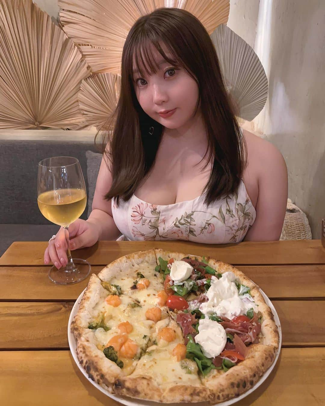 星野めいさんのインスタグラム写真 - (星野めいInstagram)「ベトナムに来ています🇻🇳 念願の4P'S (@pizza4ps ) 🍕 お店の雰囲気いいしおいしかった🤤  #ベトナム旅行　#ホーチミン旅行  #タビジョ　#女子旅　#ベトナム旅行🇻🇳  #ホーチミングルメ」10月30日 12時16分 - pometaaan