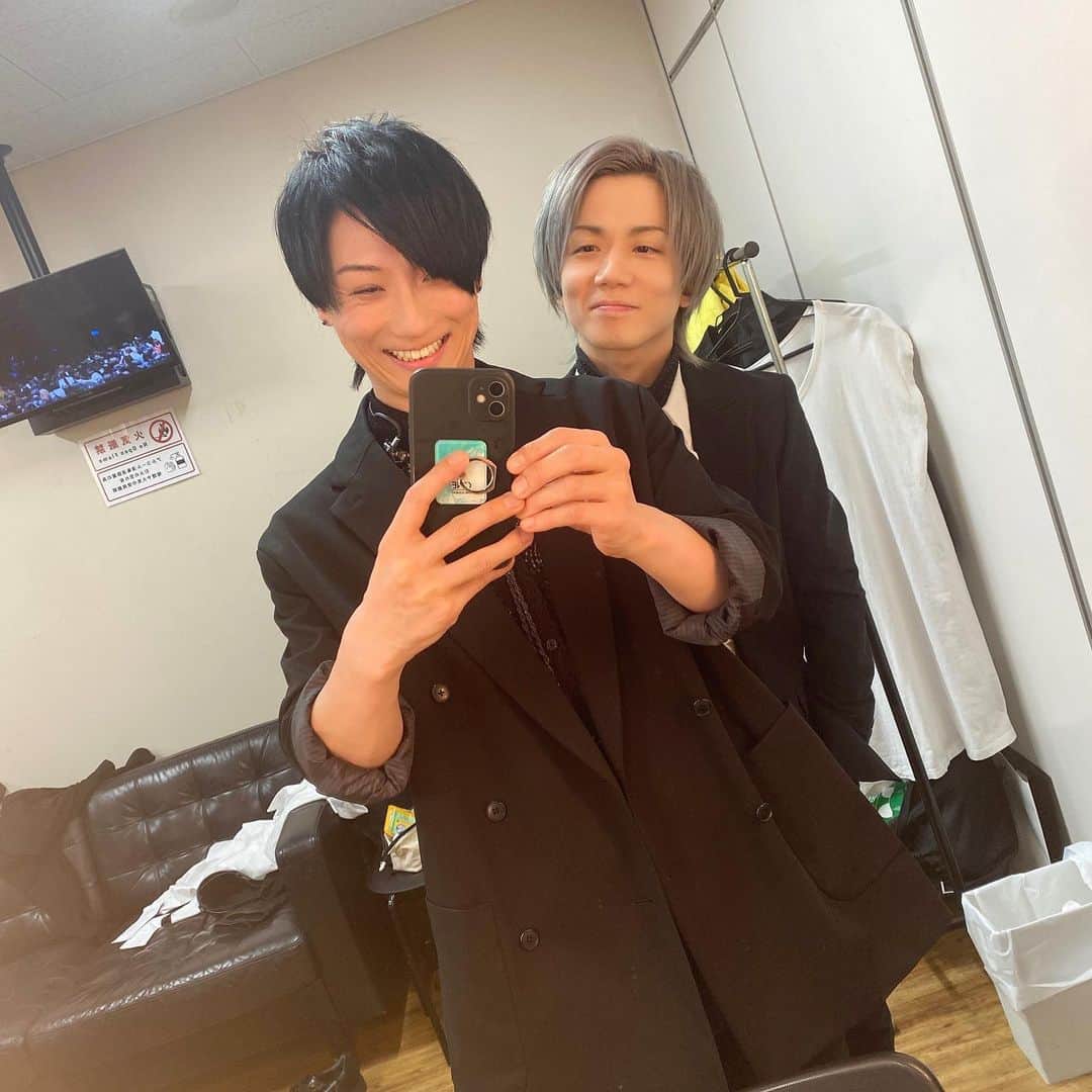 高井淳のインスタグラム：「この前のWaiveの思い出 横浜&渋谷ありがとうございました☺︎  田澤くんひょっこりver  #Waive」
