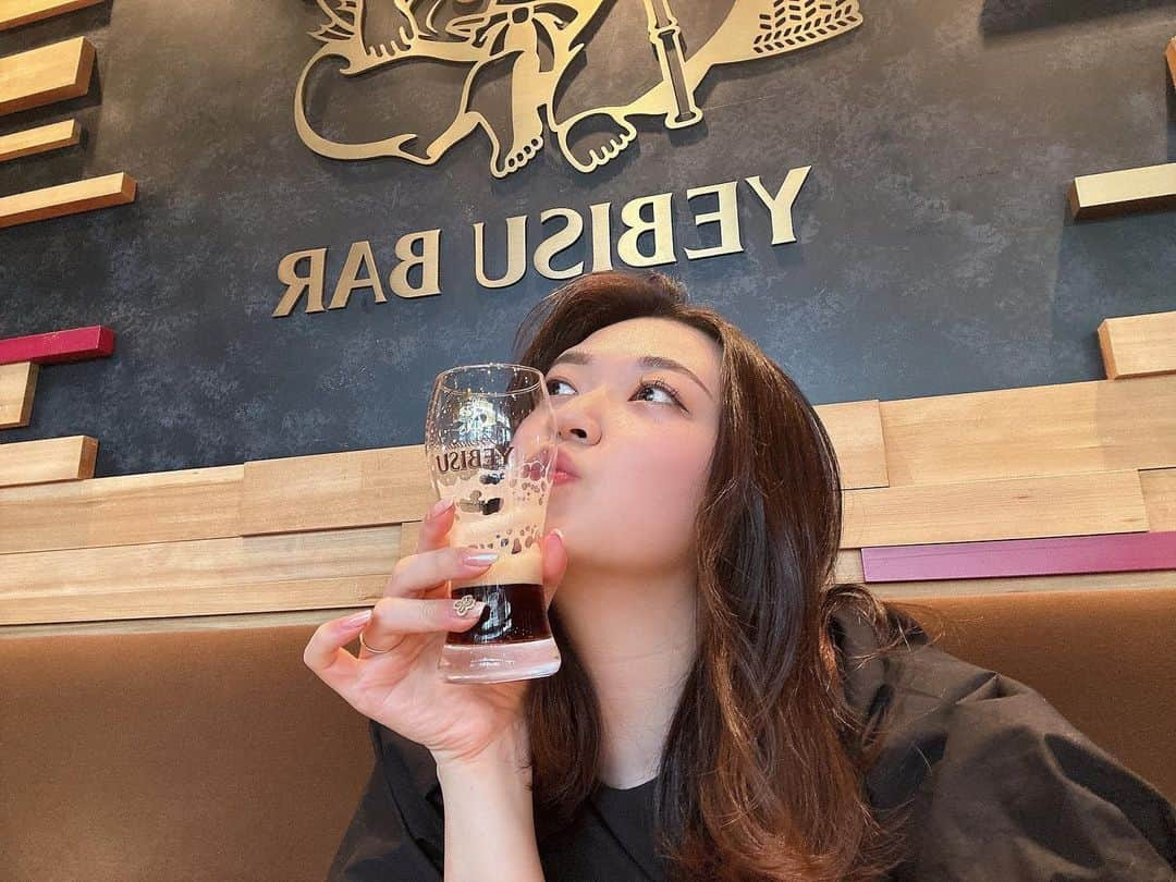 佐々木舞夕のインスタグラム：「___🍻  YEBISU BAR  何種類飲んだでしょう？🥰  #YEBISUBAR #YEBISUBAR_エキシティ広島 #ビール #生ビール #beerstagram  #beerlover  #クラフトビール #広島駅 #広島駅周辺  #エキシティ広島」