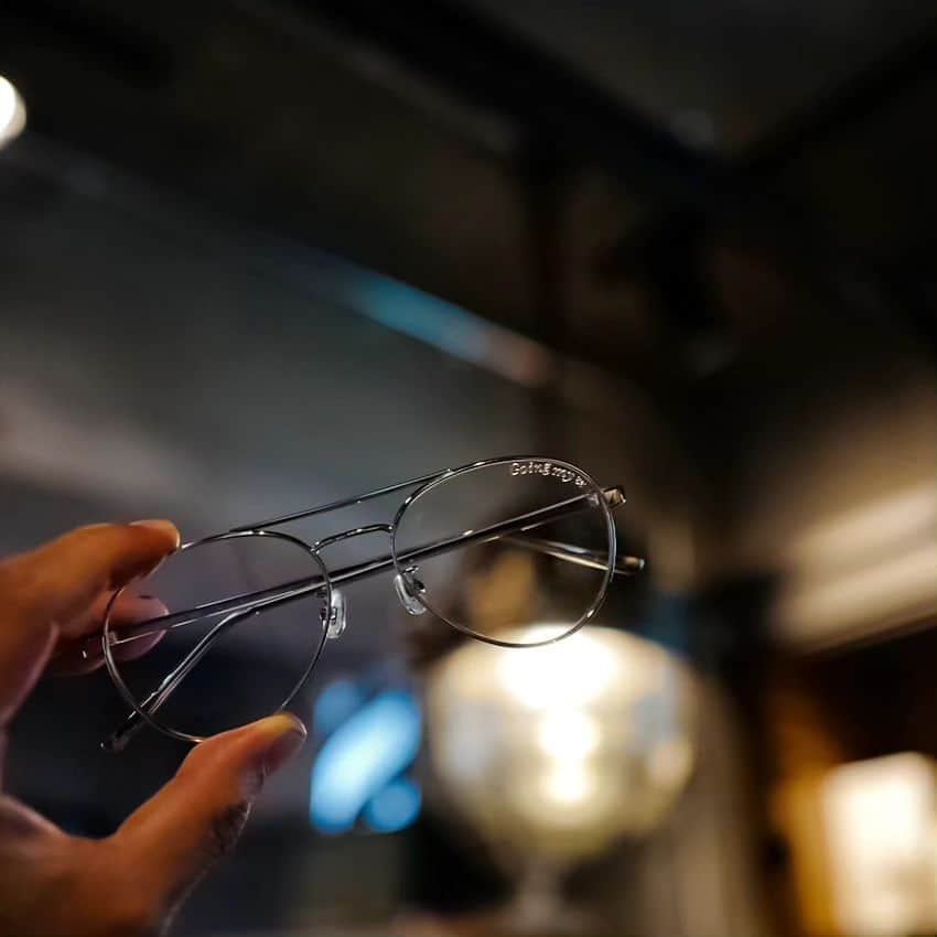 植竹拓さんのインスタグラム写真 - (植竹拓Instagram)「今夜20:00～ All Item Restock   ☆ New Going my way ☆  前作より改良を重ね一回り小さく仕上げスタイリッシュでよりアジアンフィットに特化したティアドロップ仕様へ。  アクセサリーのColorで使い分けたいGoldフレーム＆Silverフレームの2色展開。  販売期間：今夜20:00～10月31日（火）23:59迄 発送方法：10月31日（火）～ 支払い方法 10月30日（月）23:59迄：コンビニ払い以外 10月31日（火）0:00～：全て可能  #BlazeGaze #フラットレンズ #フラットレンズサングラス #MatteBlack #nsh #Madeinshibuya #eyewear #鯖江 #sunglasses #ティアドロップ #eyewearfashion #eyeweartrends #eyeweardesign #eyewearfashion #サングラス #eyecatcher #japaneseacetate #OneCross #眼鏡 #shade #productdesign #Goingmyway #Japaneseeyewear #Openmyway #Japanesecomponents #nsh #Openmyway2 #leica #Takeiteasy #LeicaCamera #shibuyacrossing」10月30日 12時21分 - hiromu0820