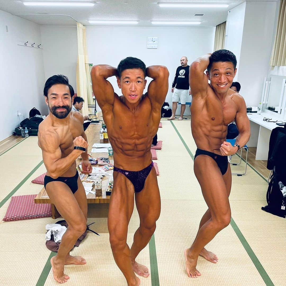 ノリさんのインスタグラム写真 - (ノリInstagram)「ジュラシックカップに吉本若手マッチョ部で参加させて頂きました！！結果は予選敗退。 しかしボディビルの素晴らしさ、ボディビルの凄さ、ボディビルのこれからを見れた最高の大会に参加できた事に喜びを感じております🙇 先ずは身体を休めてまた健康的な身体作りに励みたいと思います。 ボディビル×吉本めちゃくちゃ相性良かったと思います。 筋肉最高💪🏽💪🏽💪🏽 @crystal_gym_n   #お笑い  #お笑い芸人  #吉本  #吉本興業  #若手  #マッチョ部  #筋肉  #筋肉男子  #マッチョ  #マッスル  #筋トレ  #トレーニング #ダイエット #ボディメイク #ジム  #アラフォー  #挑戦  #ボディビル  #ジュラシック木澤 さん #ジュラシックカップ」10月30日 12時23分 - nori_0623