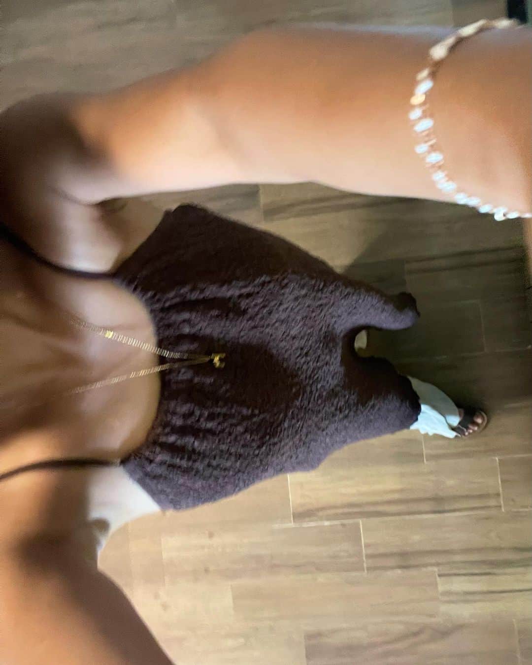 ガユンさんのインスタグラム写真 - (ガユンInstagram)「조금이라도 덜 타기 위한 나만의 노력.  번갈아가면서 긴팔/긴바지 입기!! 오늘은 긴바지 입는 날.」10月30日 12時34分 - gayoon_heo
