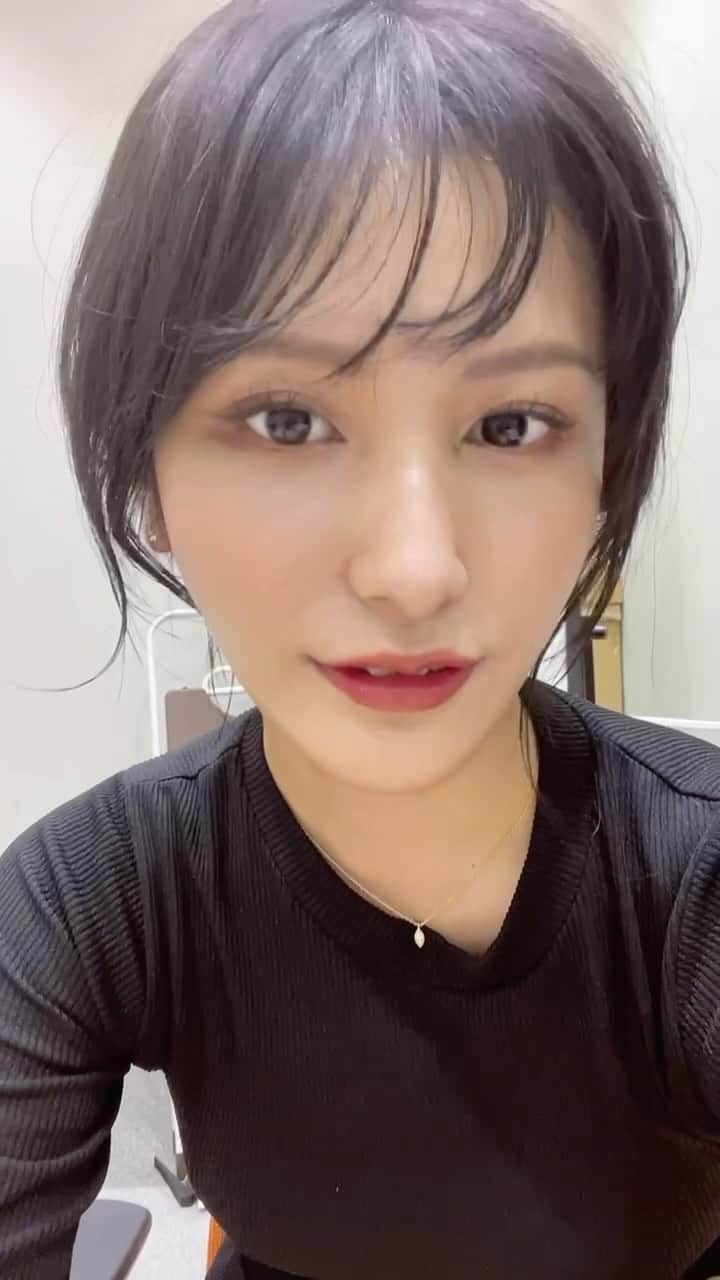 池谷実悠のインスタグラム：「カレンダー撮影でした。  #テレ東 #アナウンサー」