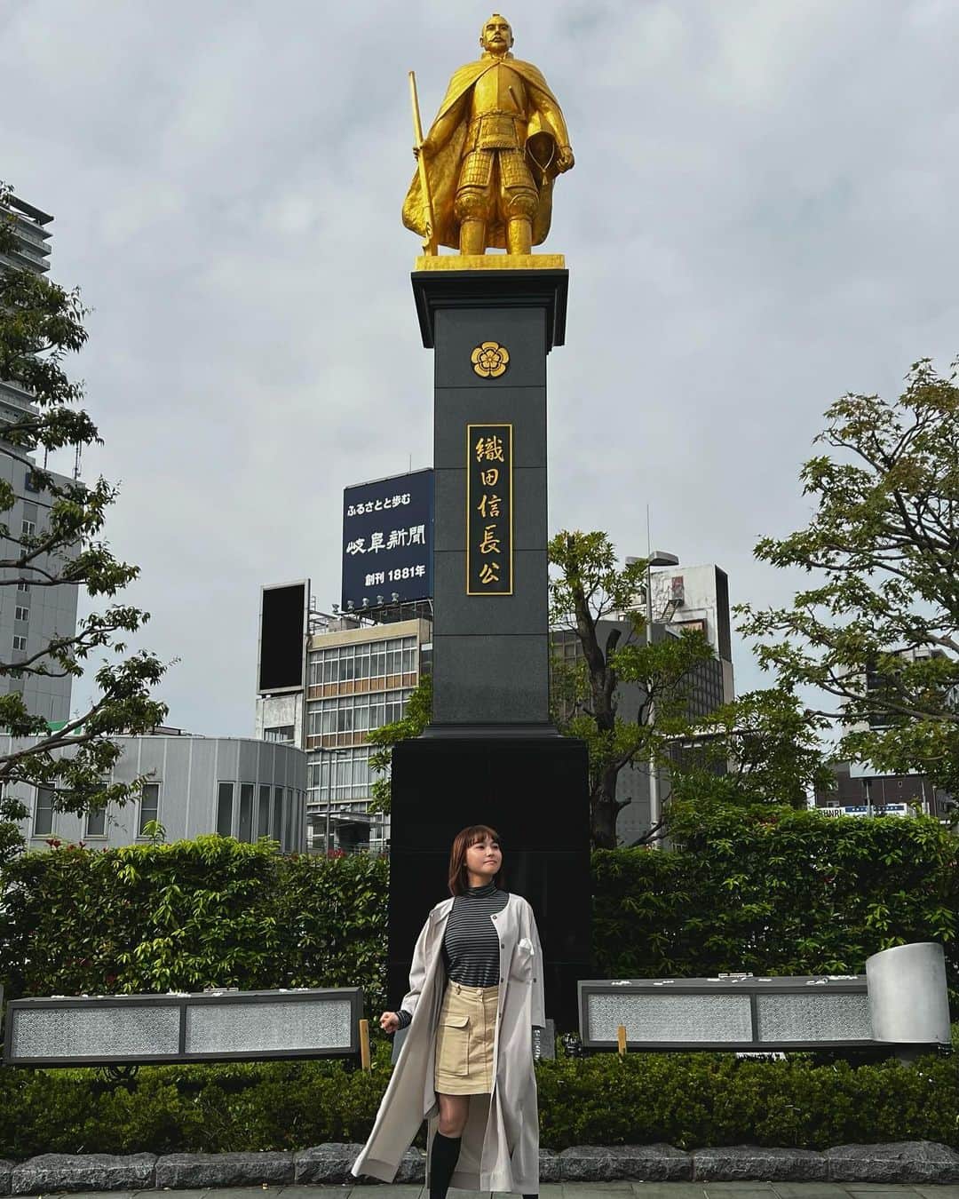 坂口有望さんのインスタグラム写真 - (坂口有望Instagram)「#全国声波 26-34の旅の中で  ①水戸SONIC香ばしい看板の前で ②これのせいで最近宇都宮ナンバー凝視してる ③絵画風、完売御礼横浜ライブ写真 ④岐阜駅前、金ピカの織田さんと ⑤山梨談合坂ショッピングガチ勢 ⑥雰囲気だけで酔えたミヤザキナイト ⑦みんなで食べた鹿児島の炊き肉 ⑧熊本城周辺のマイナスイオン ⑨どの店のネームセンスもかなりいい大分  もう長距離移動も週末のライブの感じも慣れてきて、素直にツアーをたのしめてる感じがします🚢」10月30日 12時44分 - ami_sakagt