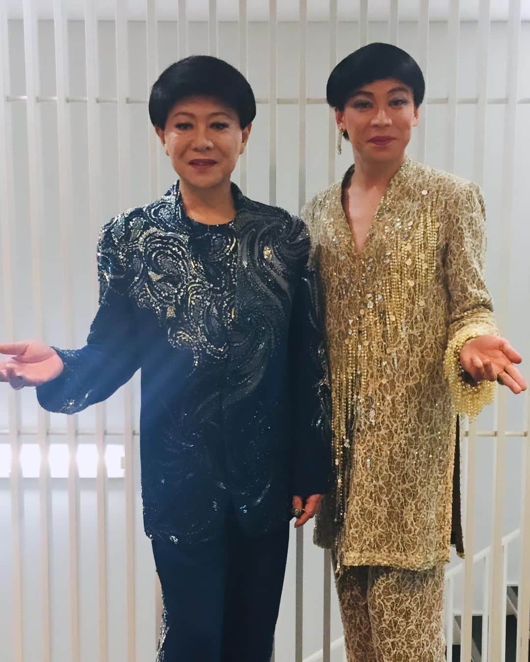 美川憲二さんのインスタグラム写真 - (美川憲二Instagram)「美川憲一&美川憲二ショットよ〜😃😄✌️✌️✨✨✨✨✨✨✨  我らが御本家‼️ 美川憲一さんと　8年前にテレビで　共演させていただいた　写真です🥹😀📺💡💡💡💡  御本家がデビュー50周年のときに㊗️🎊🎊🎊🎊🎊　共演させていただきました❤️  来年から　美川憲一さん、60周年Yearに入られます〜🥹😃🎉🎉🎉🎉🎉  また60周年のときに　御本家と共演できますように❤️頑張ります😬💪💪  テレビ関係者の皆様、イベンターの皆様❤️❤️ 是非是非、美川憲一さんとものまね芸人の共演企画を考えてくだされ〜🥰💕💕💕💕💕💕💕💕💕💕💕💕💕💕  よろしくお願い致します🙇‍♀️✨✨✨✨ #美川憲一 #美川憲二 #ものまね #本人公認 #来年から60周年year #美川憲一さんデビュー60周年 #テレビ関係者の皆様企画をよろしくお願いします。 #それそれー」10月30日 13時00分 - mikawakenji