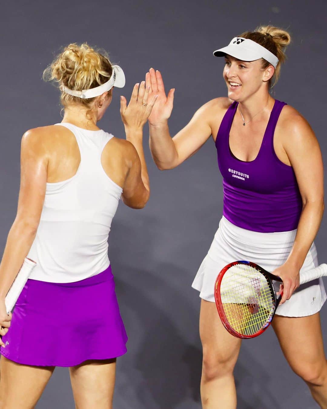 WTA（女子テニス協会）のインスタグラム：「WTA Finals team debut. WTA Finals WIN 🙌   @gabydabrowski & @erinroutliffe defeat Gauff/Pegula 7-6(2), 6-3 in the Mahahual Group.   #WTAFinals」