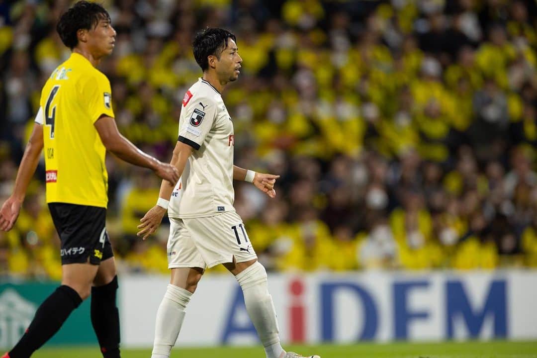 小林悠のインスタグラム：「柏戦  アウェイの中たくさんの応援ありがとうございました。  難しい試合でしたが負けなかったことをプラスにとらえてまた次に向かっていきたいと思います。  また応援よろしくお願いします、」